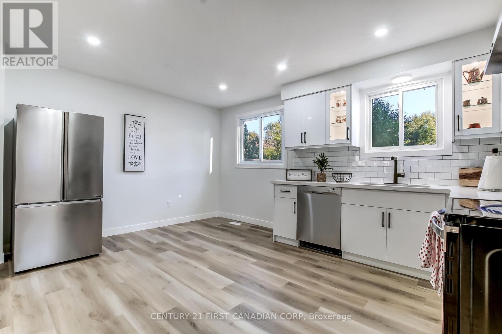 59 Augusta Crescent, London South (South X), Ontario  N6E 2C9 - Photo 6 - X12462550