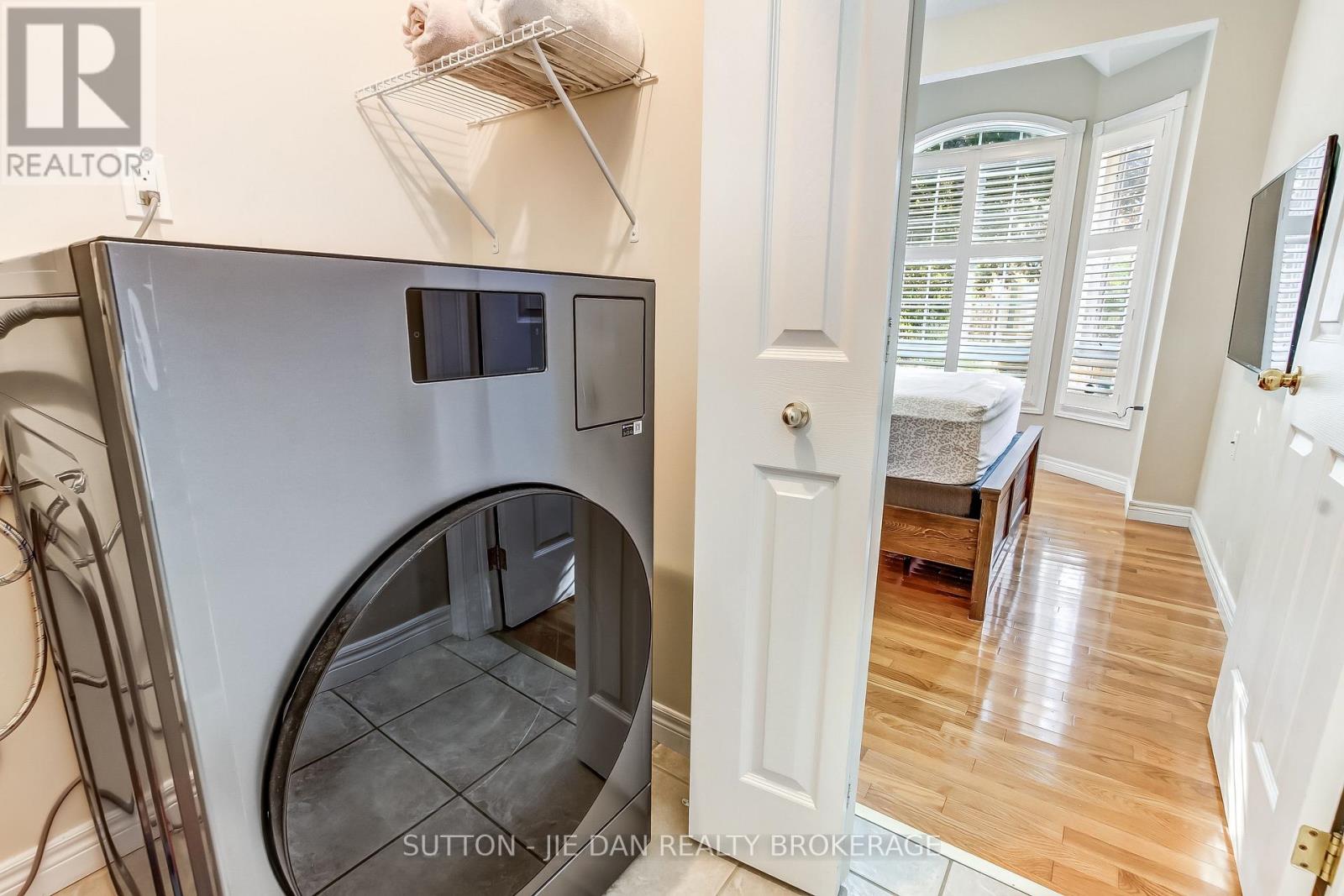 23 - 1574 Richmond Street, London North, Ontario  N6G 5H7 - Photo 32 - X12462557