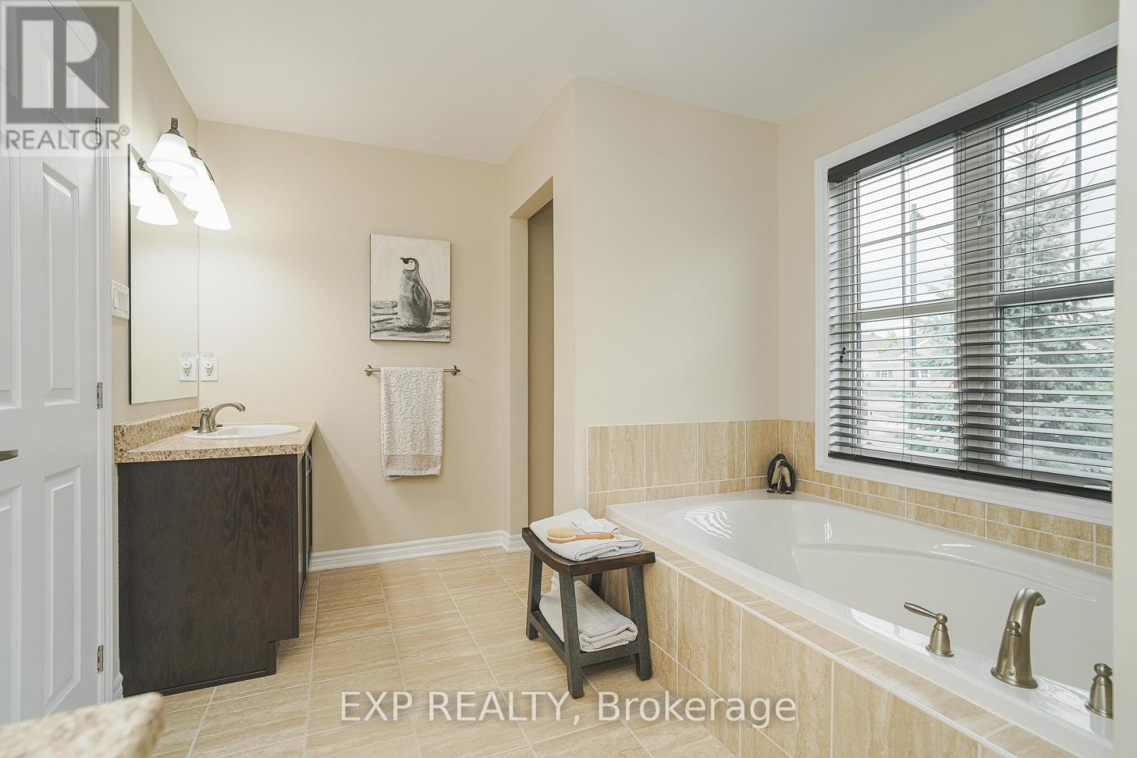 400 Brigatine Avenue, Ottawa, Ontario  K2S 0P7 - Photo 32 - X12462579