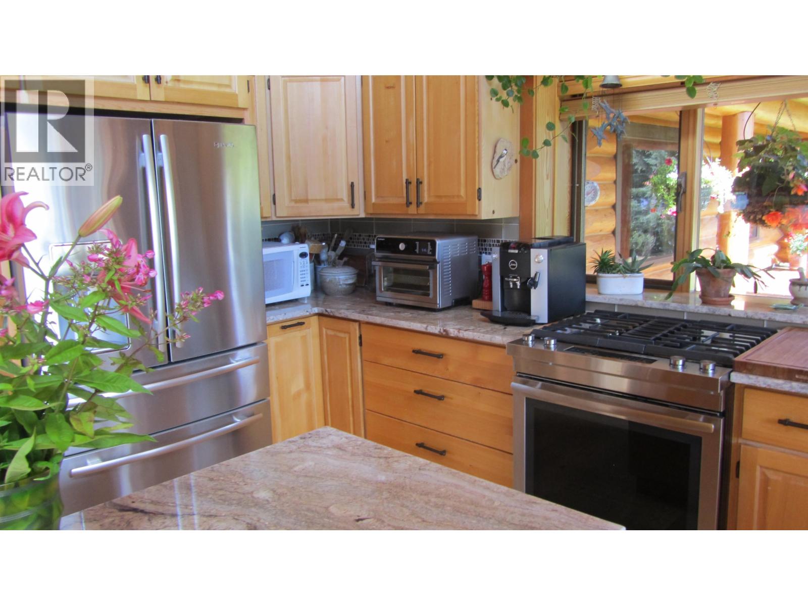 8528 24 Highway, Bridge Lake, British Columbia  V0K 1E0 - Photo 13 - R3058535