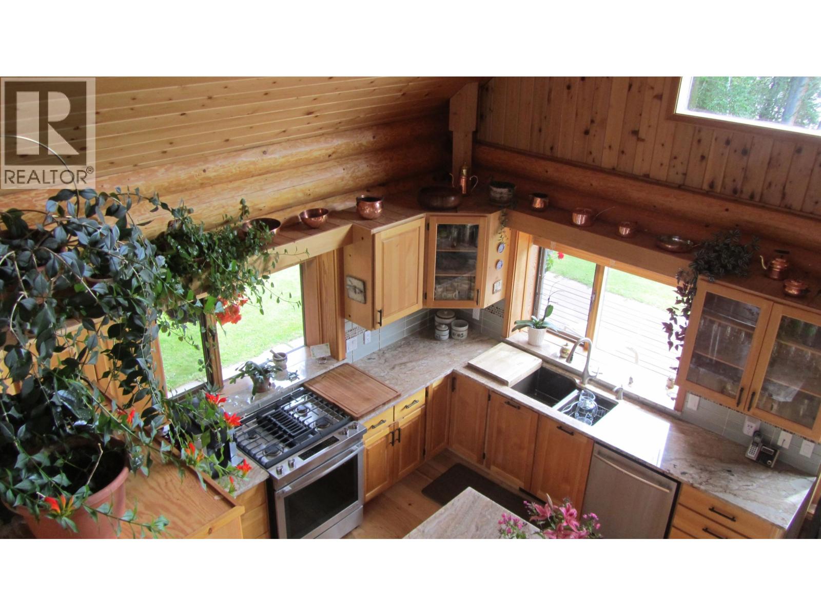 8528 24 Highway, Bridge Lake, British Columbia  V0K 1E0 - Photo 14 - R3058535
