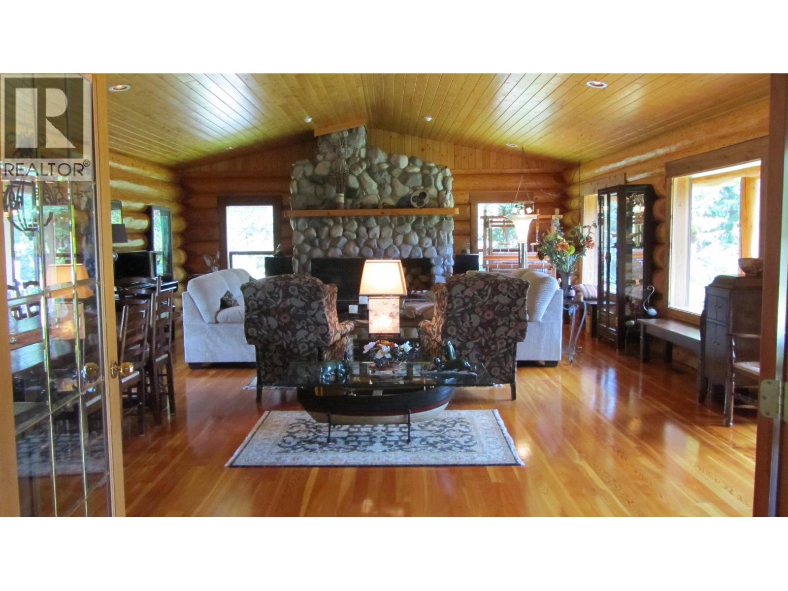 8528 24 Highway, Bridge Lake, British Columbia  V0K 1E0 - Photo 7 - R3058535