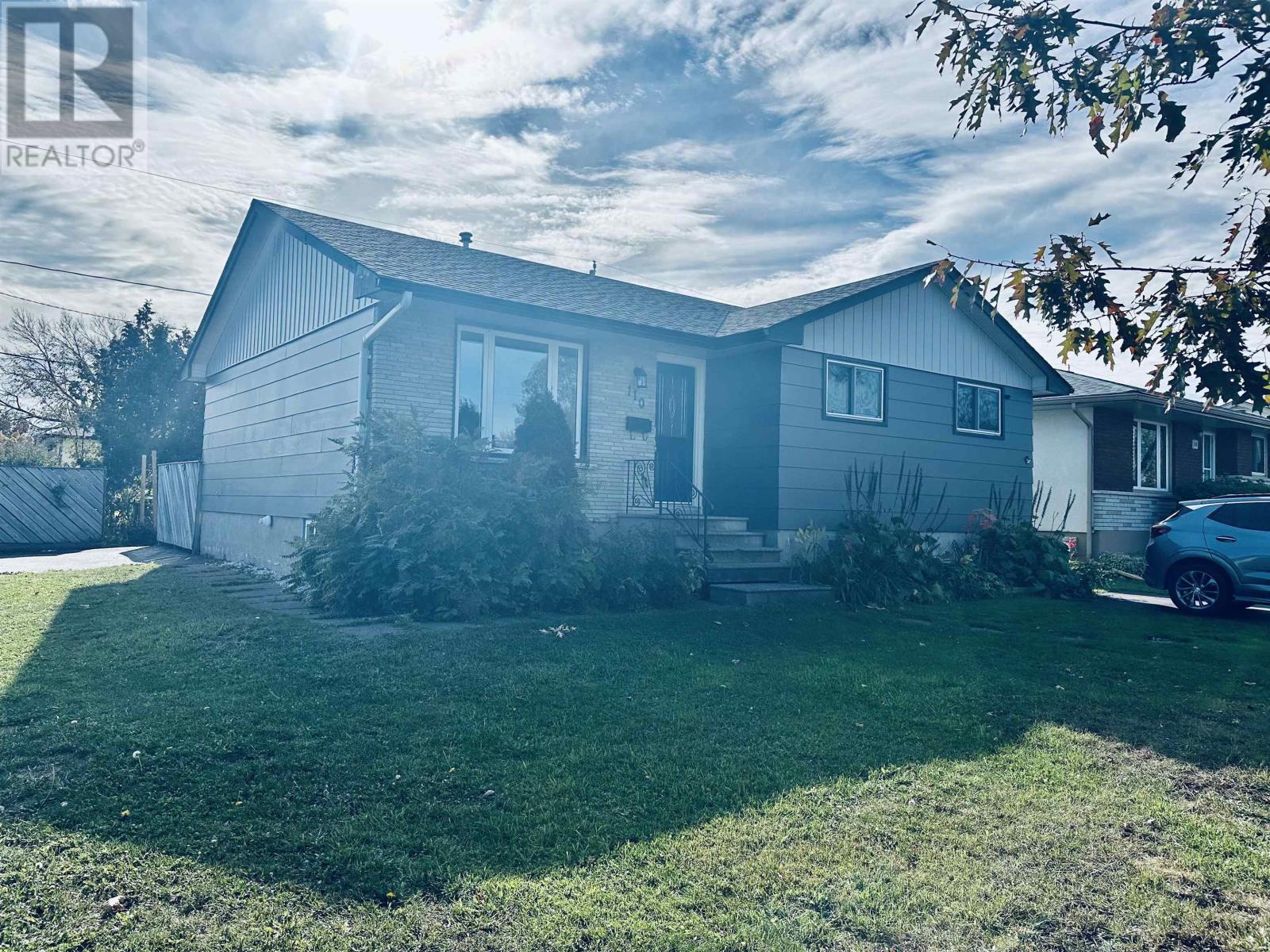 110 Spruce Ct, Thunder Bay, Ontario  P7C 1X6 - Photo 1 - TB253221