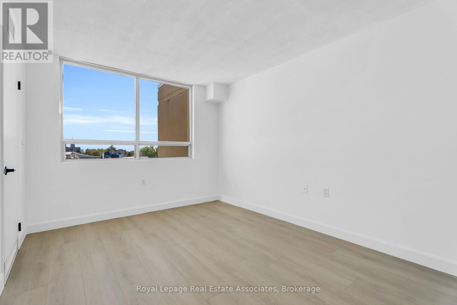 501 - 555 Wilson Hts Boulevard, Toronto, Ontario  M3H 6B5 - Photo 11 - C12462322