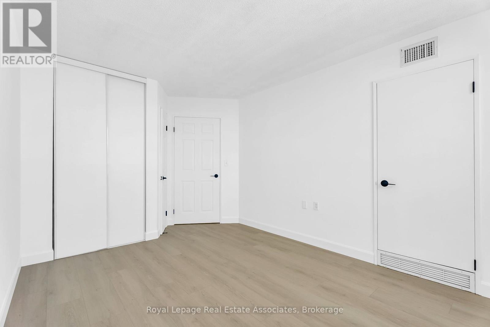 501 - 555 Wilson Hts Boulevard, Toronto, Ontario  M3H 6B5 - Photo 12 - C12462322