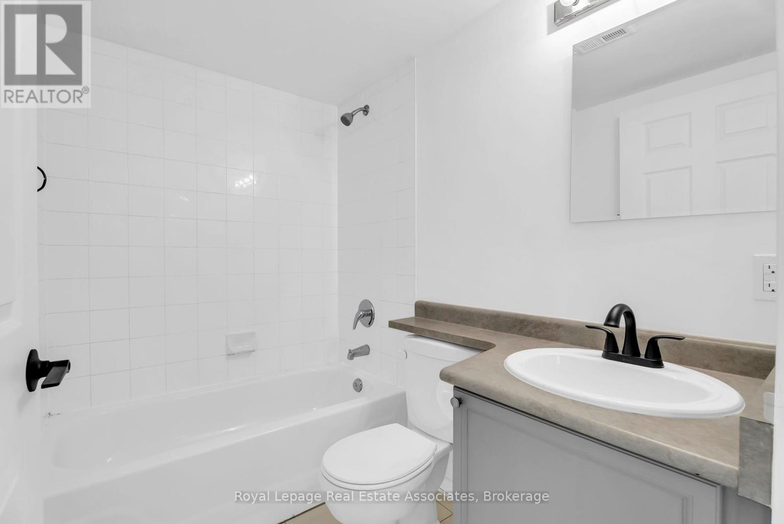501 - 555 Wilson Hts Boulevard, Toronto, Ontario  M3H 6B5 - Photo 13 - C12462322