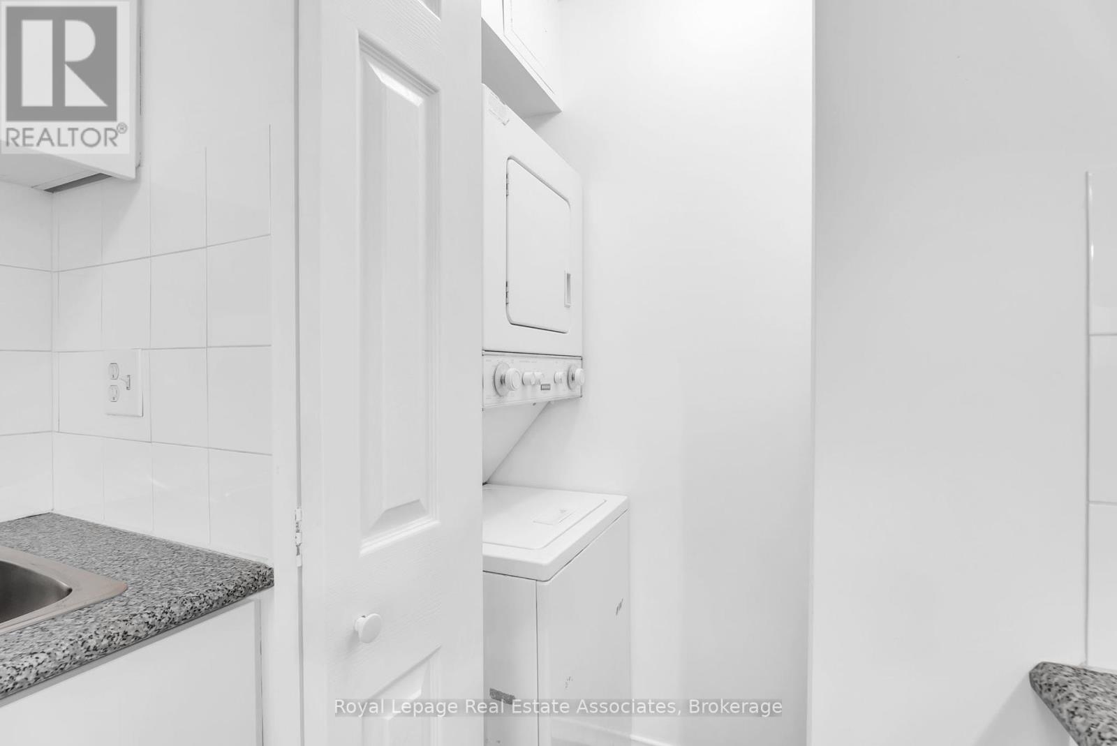 501 - 555 Wilson Hts Boulevard, Toronto, Ontario  M3H 6B5 - Photo 16 - C12462322