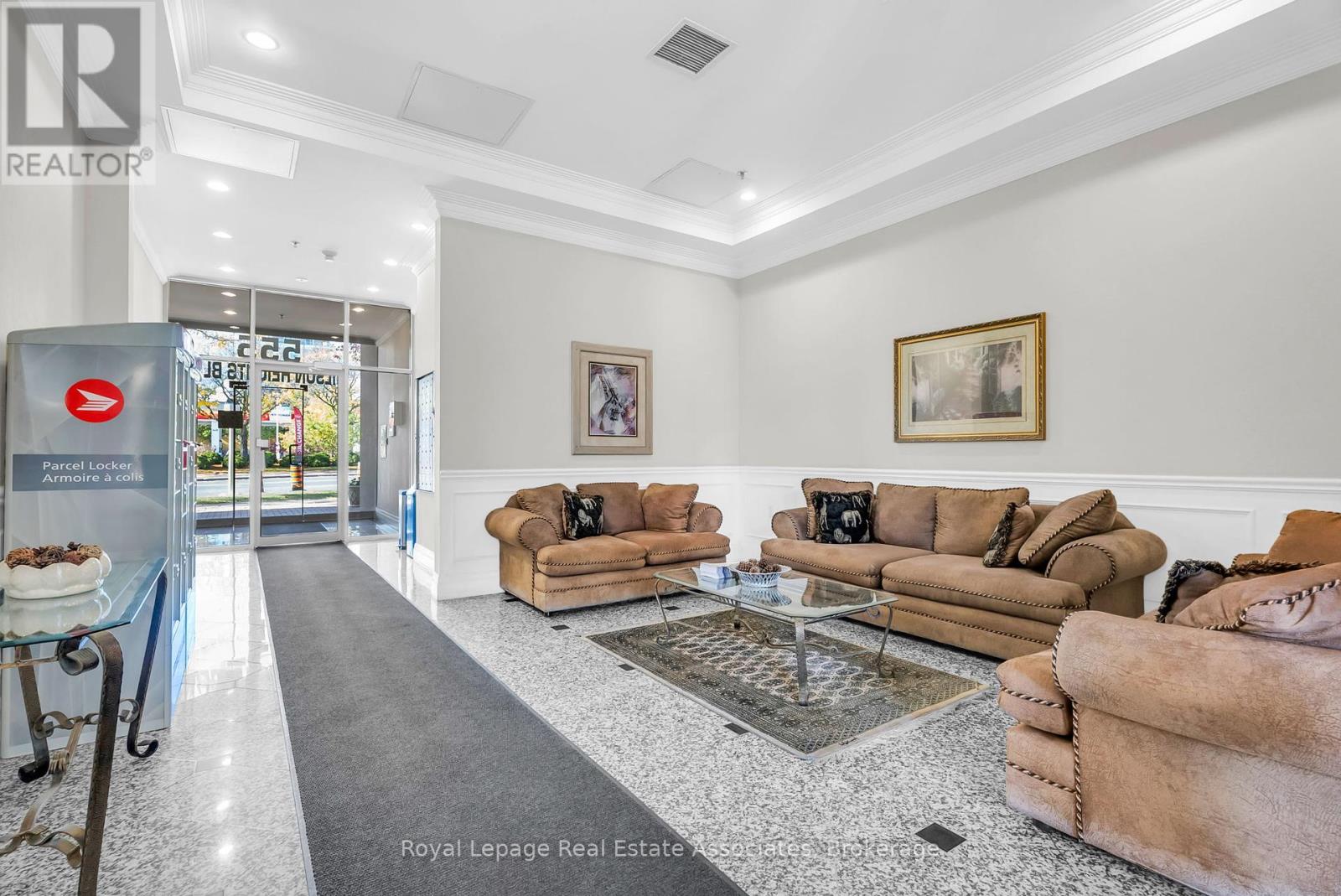 501 - 555 Wilson Hts Boulevard, Toronto, Ontario  M3H 6B5 - Photo 2 - C12462322