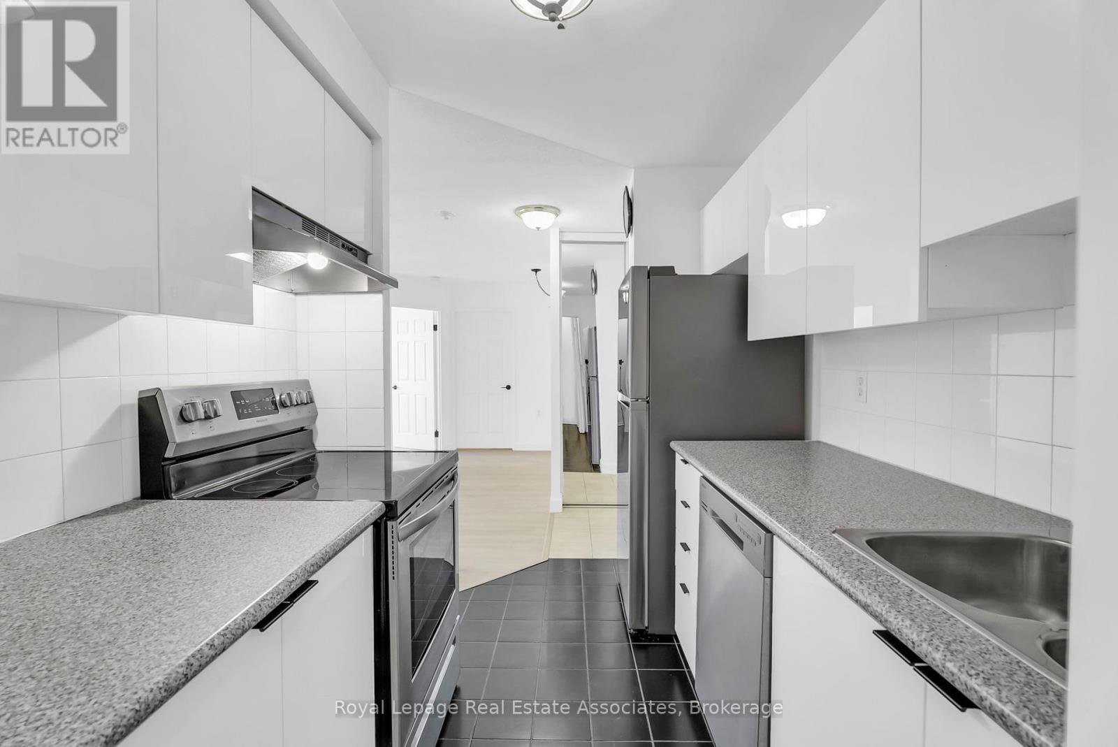 501 - 555 Wilson Hts Boulevard, Toronto, Ontario  M3H 6B5 - Photo 6 - C12462322