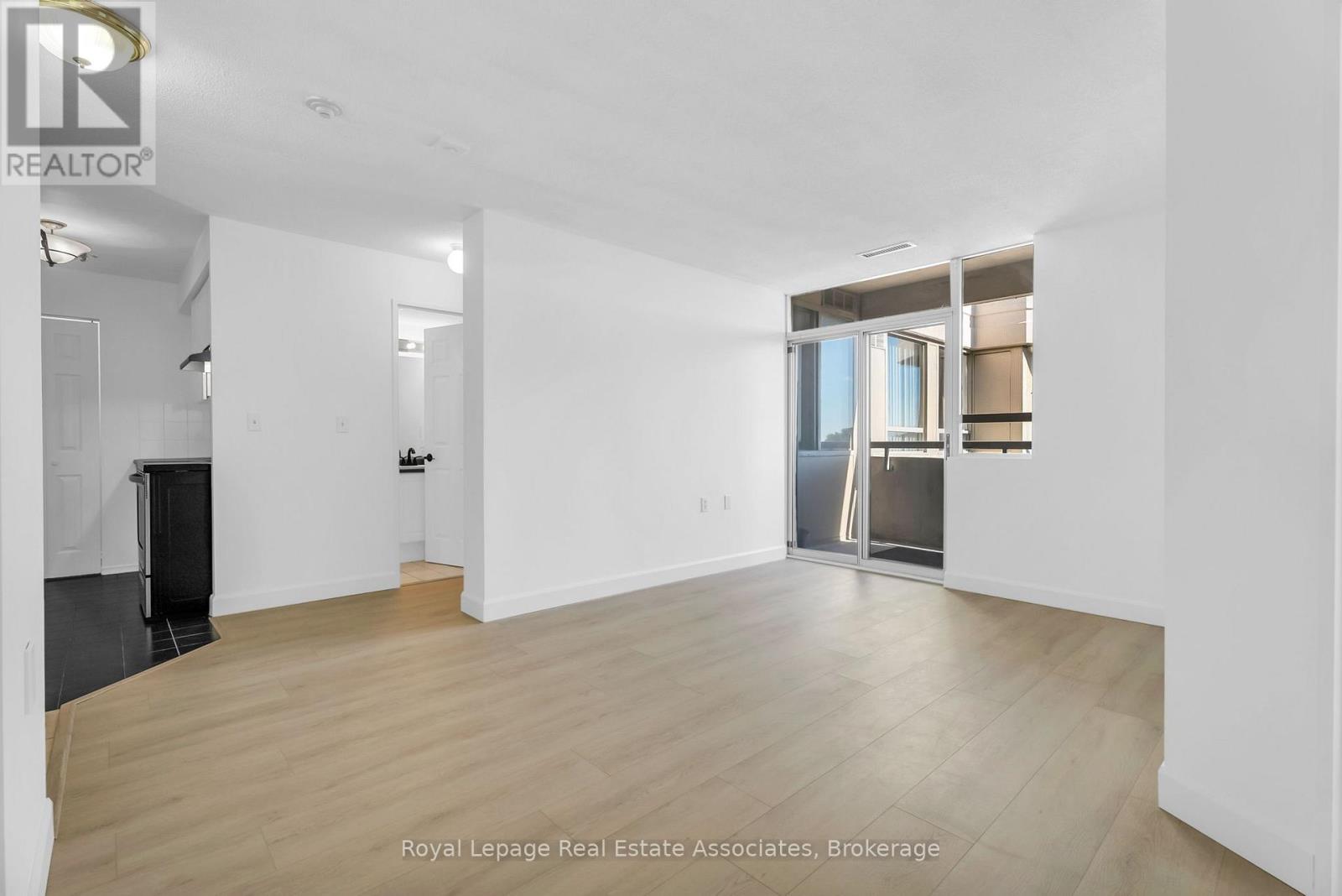 501 - 555 Wilson Hts Boulevard, Toronto, Ontario  M3H 6B5 - Photo 7 - C12462322