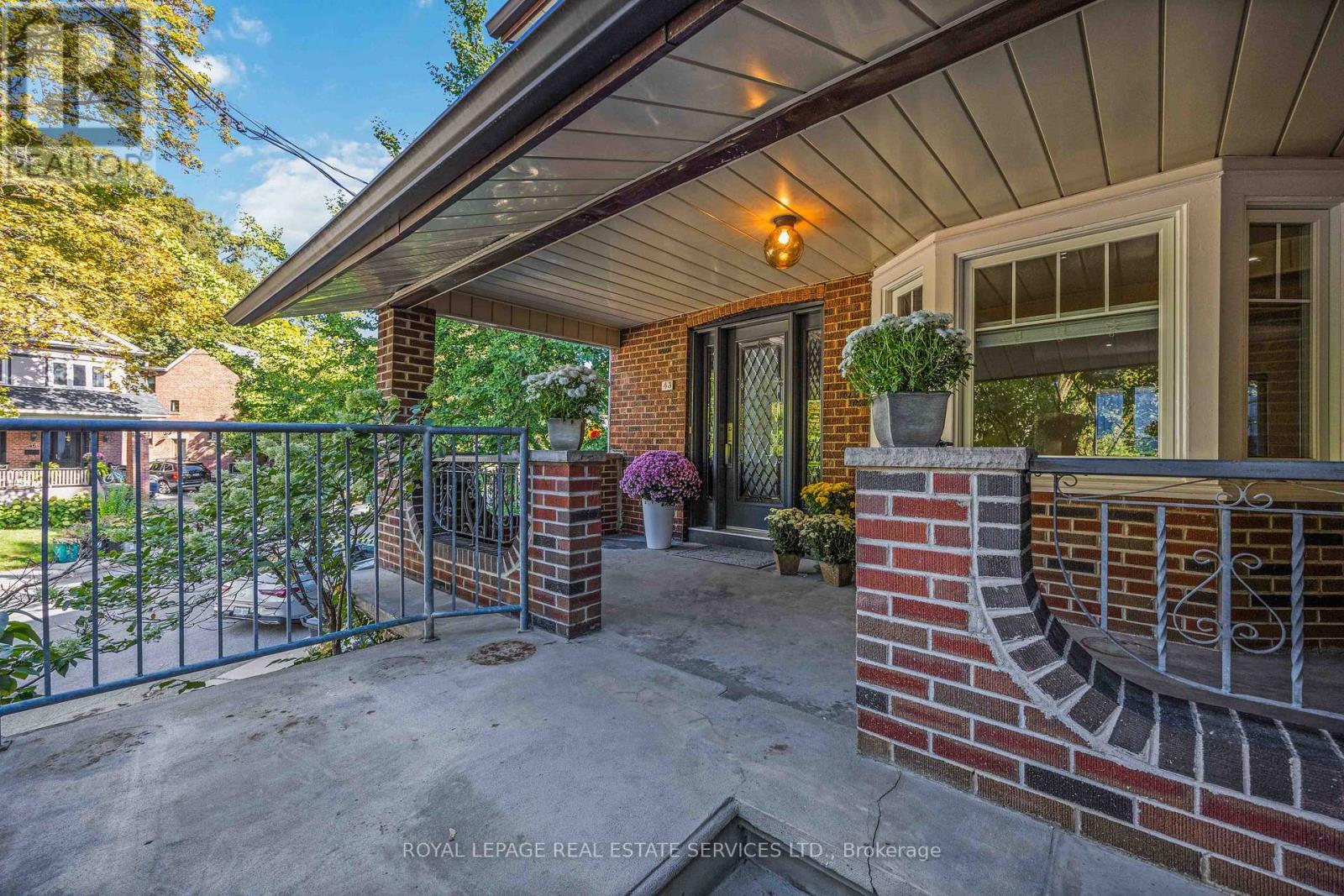 43 MOUNT ROYAL AVENUE, Toronto, Ontario