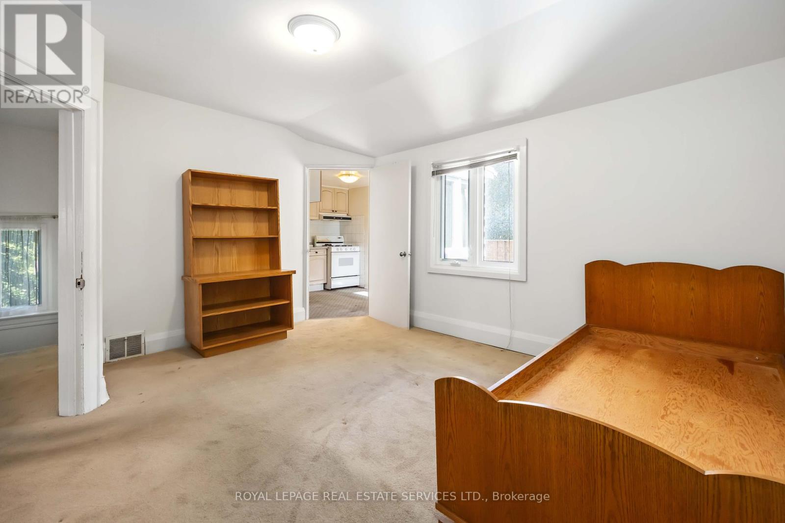 43 Mount Royal Avenue, Toronto, Ontario  M6H 2S2 - Photo 14 - C12462329