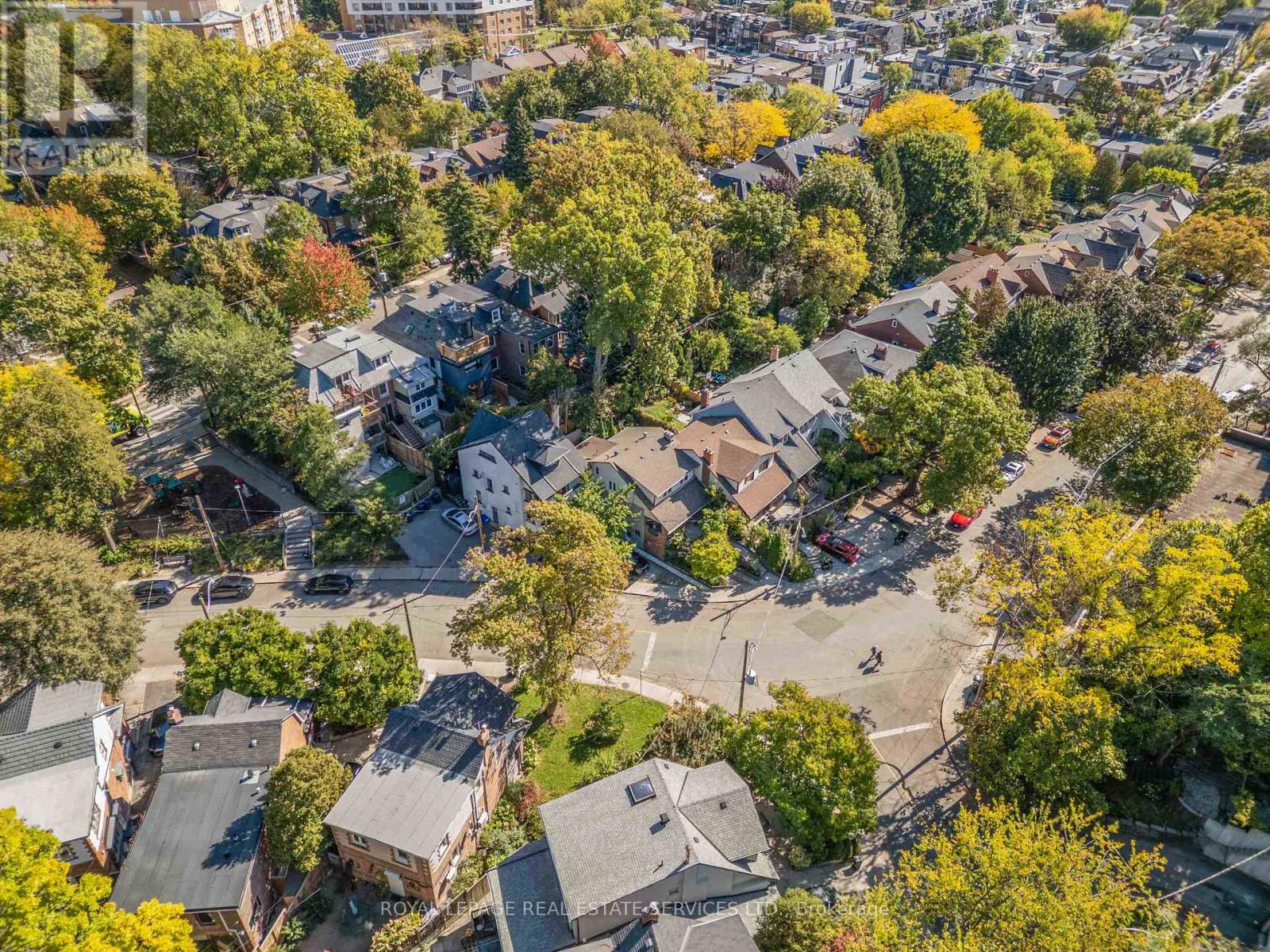43 Mount Royal Avenue, Toronto, Ontario  M6H 2S2 - Photo 33 - C12462329
