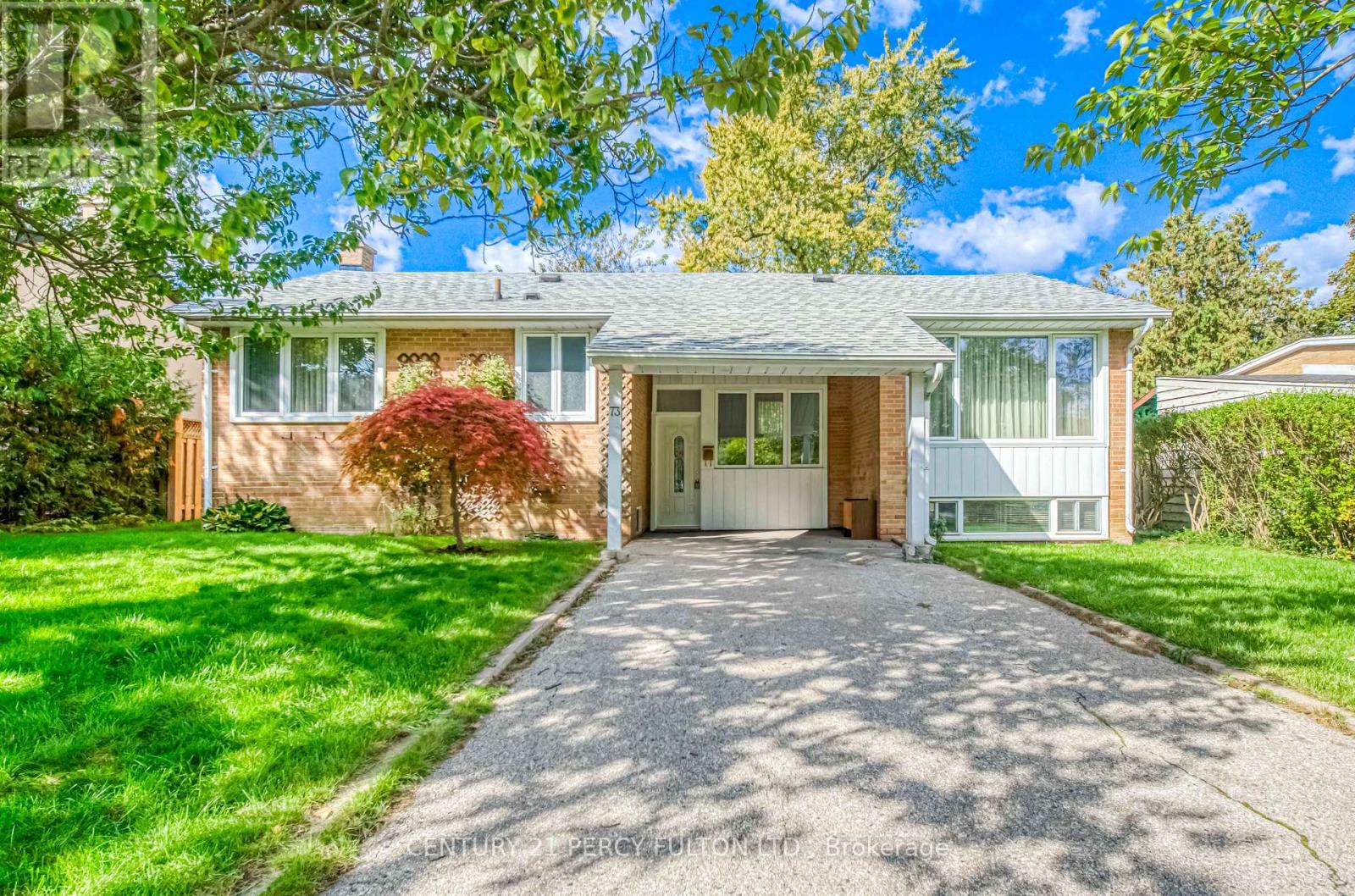 73 Berkinshaw Crescent, Toronto, Ontario  M3B 2T1 - Photo 1 - C12462354