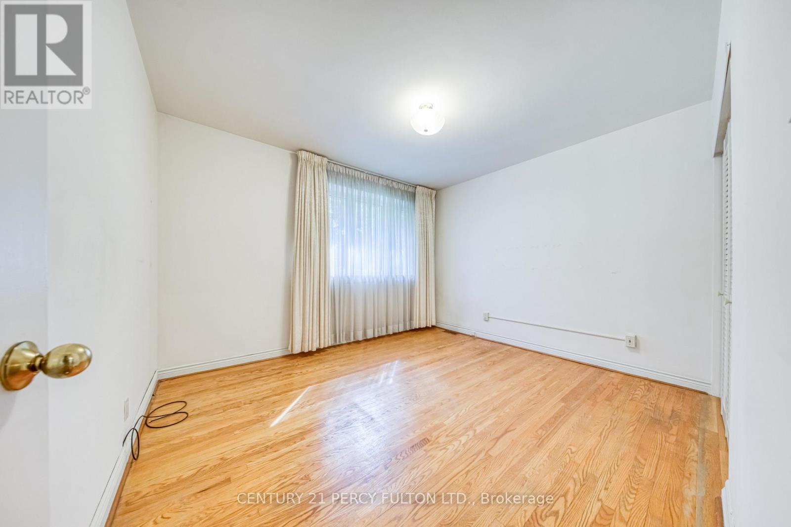 73 Berkinshaw Crescent, Toronto, Ontario  M3B 2T1 - Photo 13 - C12462354