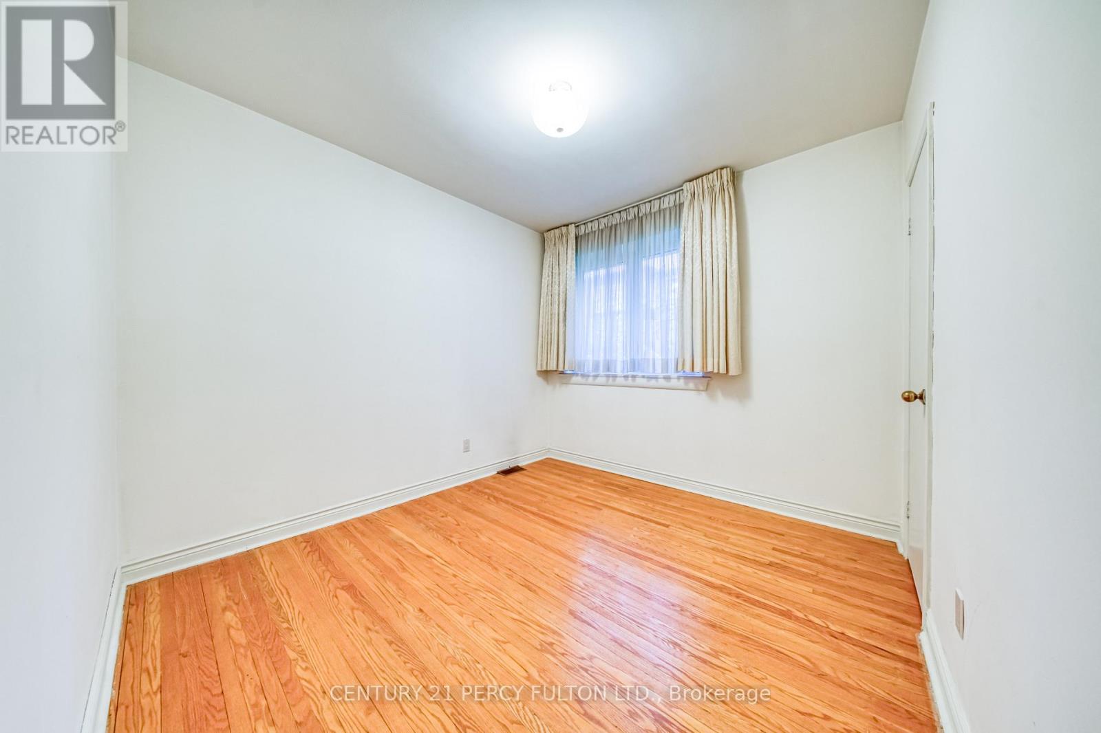 73 Berkinshaw Crescent, Toronto, Ontario  M3B 2T1 - Photo 16 - C12462354
