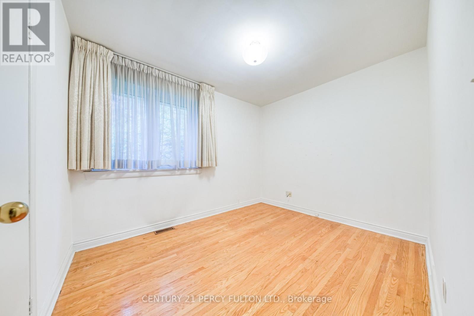 73 Berkinshaw Crescent, Toronto, Ontario  M3B 2T1 - Photo 19 - C12462354