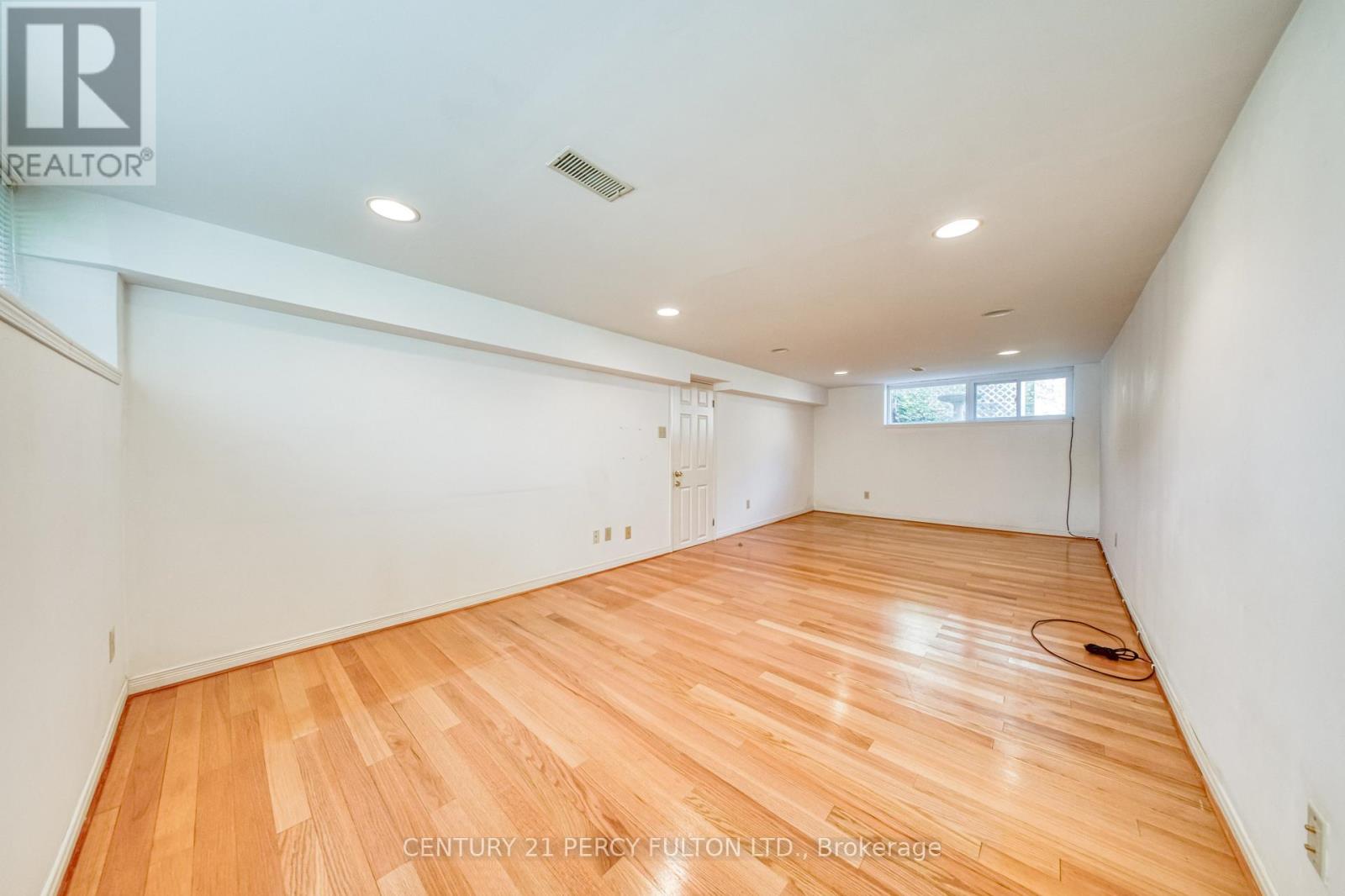 73 Berkinshaw Crescent, Toronto, Ontario  M3B 2T1 - Photo 23 - C12462354