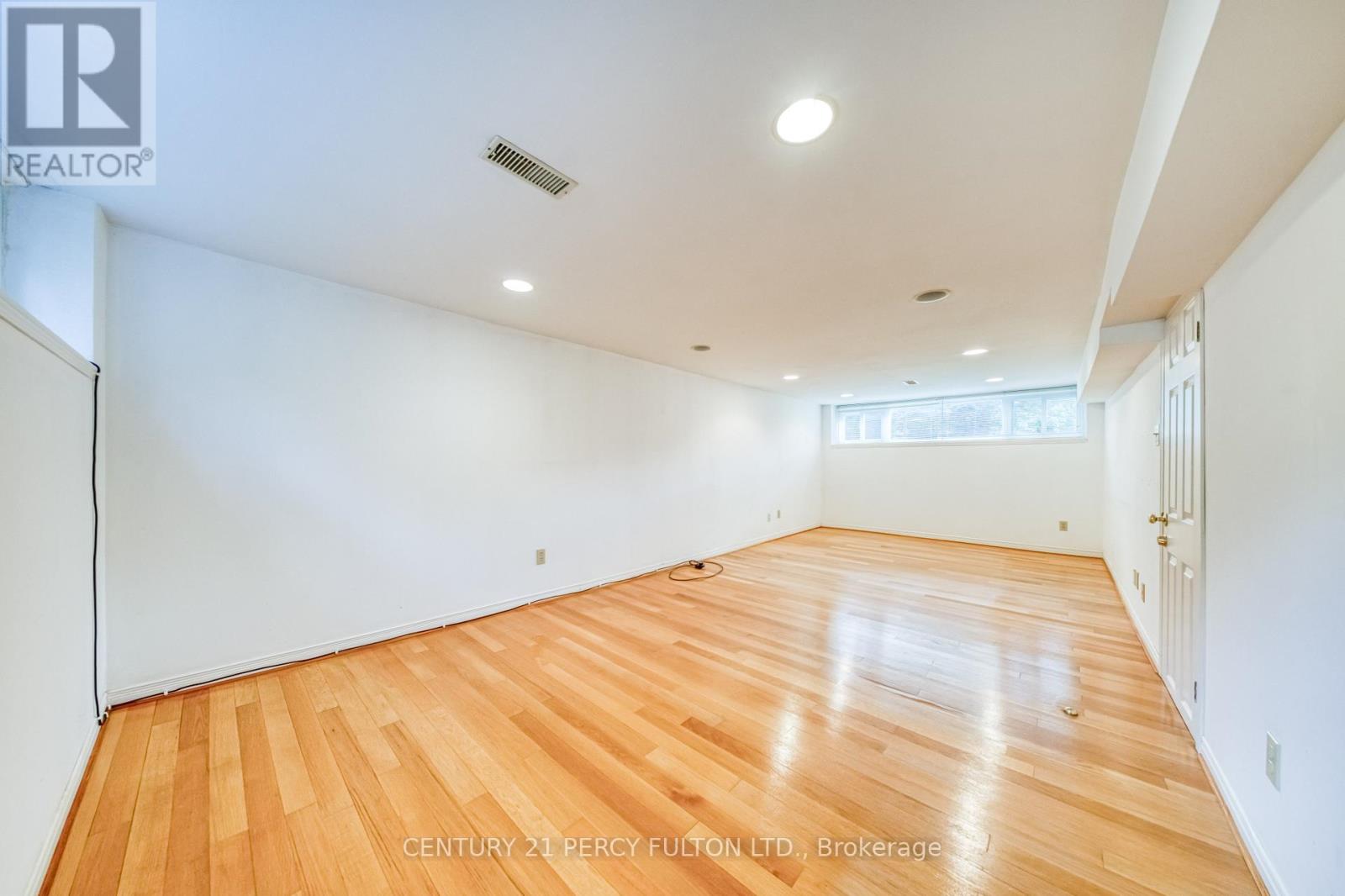 73 Berkinshaw Crescent, Toronto, Ontario  M3B 2T1 - Photo 25 - C12462354