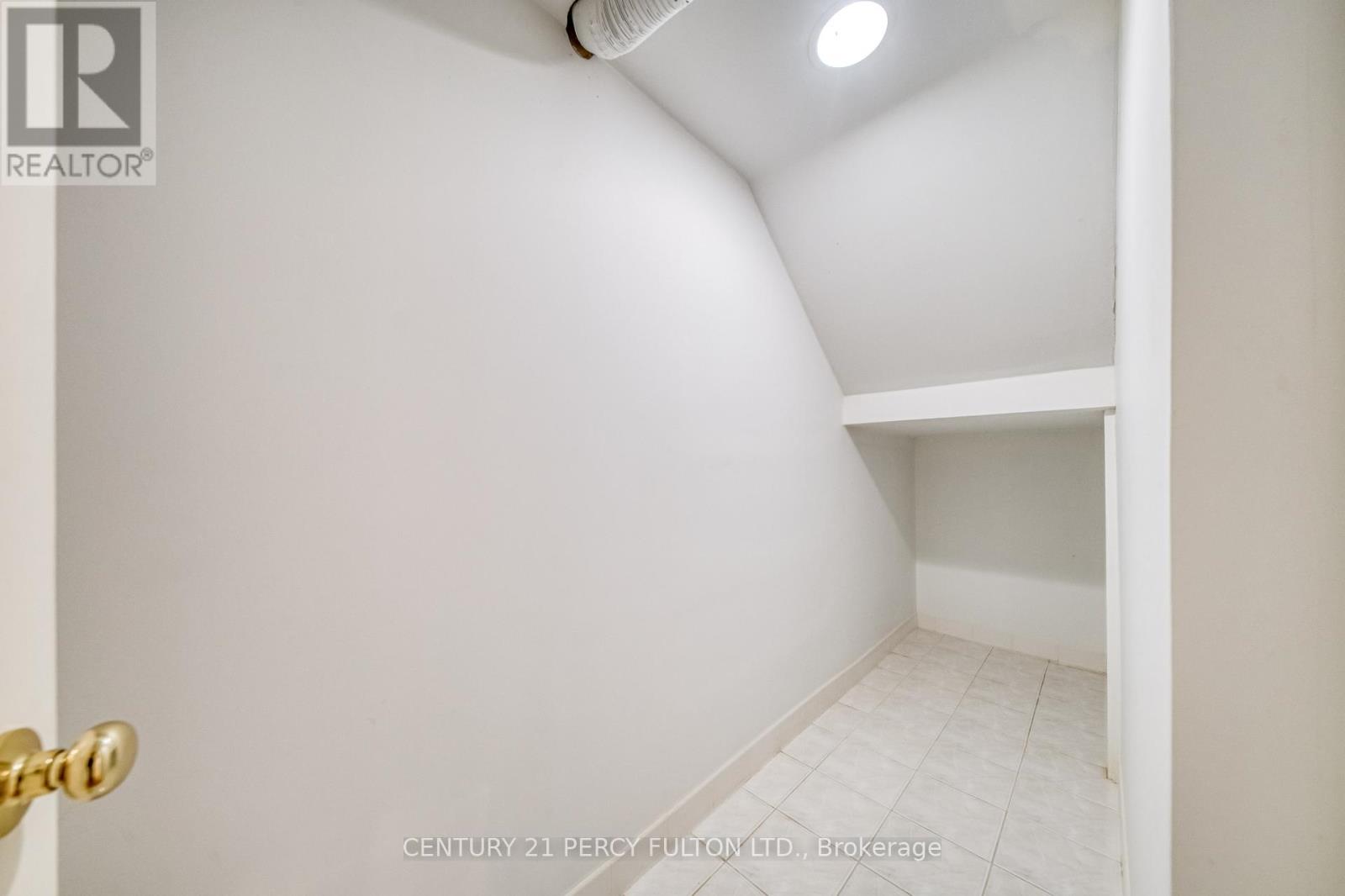73 Berkinshaw Crescent, Toronto, Ontario  M3B 2T1 - Photo 27 - C12462354
