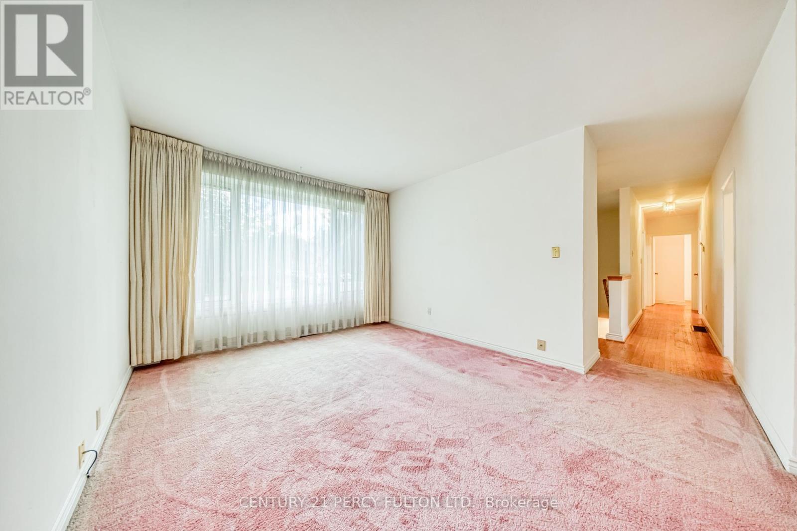 73 Berkinshaw Crescent, Toronto, Ontario  M3B 2T1 - Photo 6 - C12462354