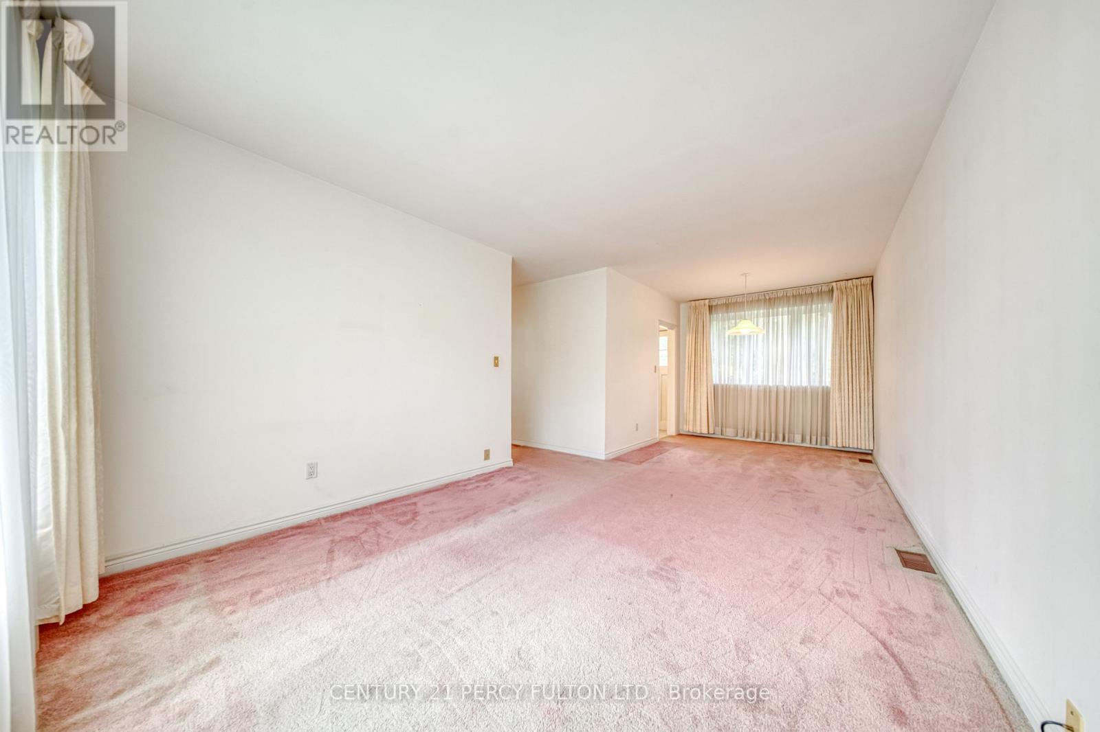 73 Berkinshaw Crescent, Toronto, Ontario  M3B 2T1 - Photo 7 - C12462354