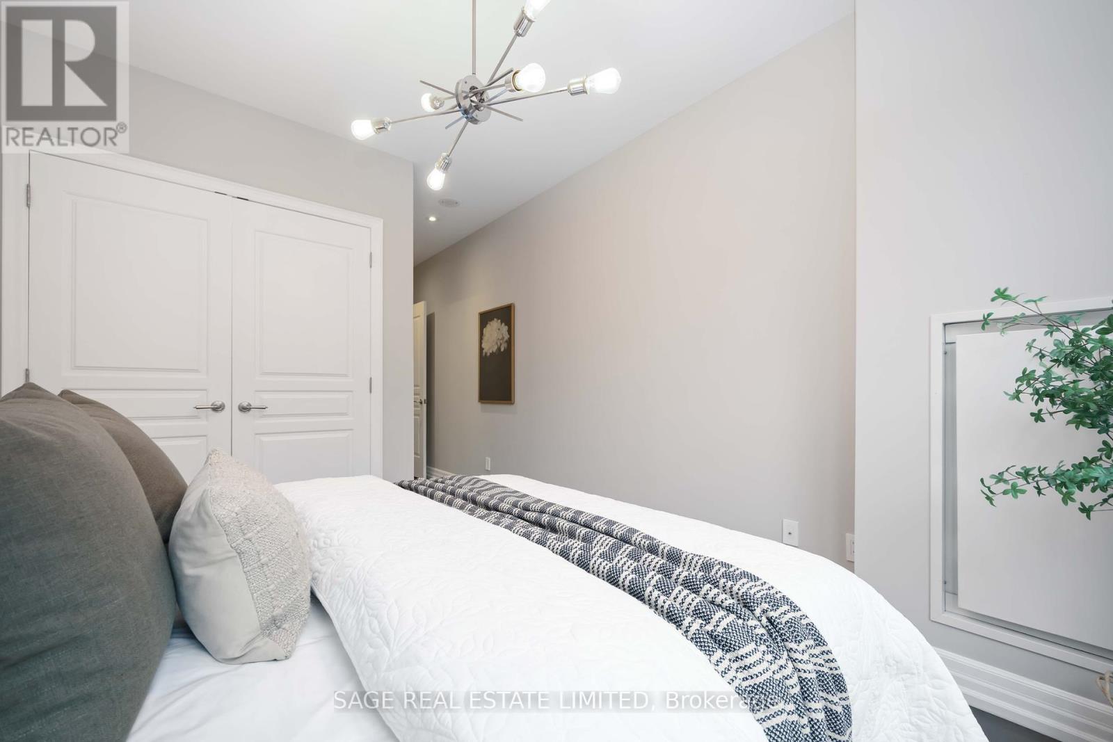 212 - 20 Burkebrook Place, Toronto, Ontario  M4G 0A1 - Photo 33 - C12462355