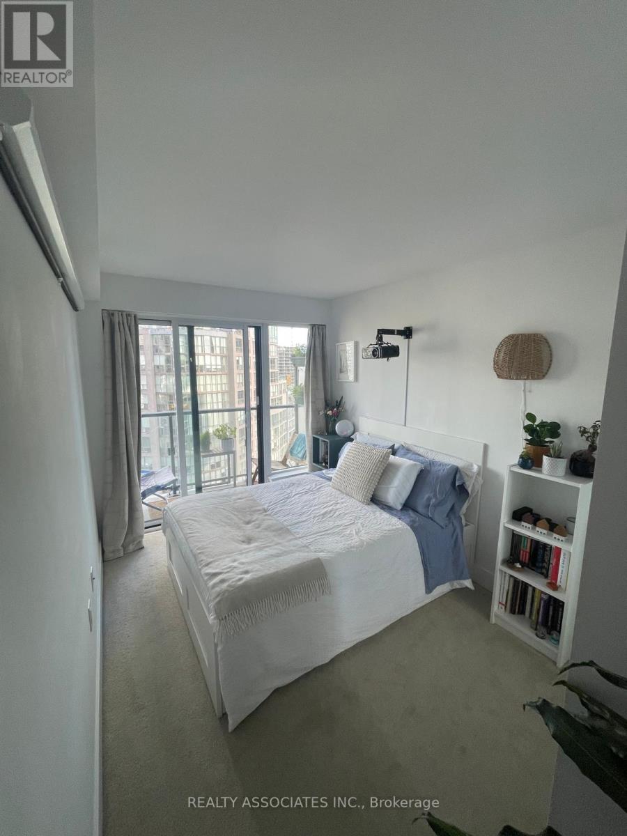 2416 - 955 Bay Street, Toronto, Ontario  M5S 2A2 - Photo 16 - C12462375