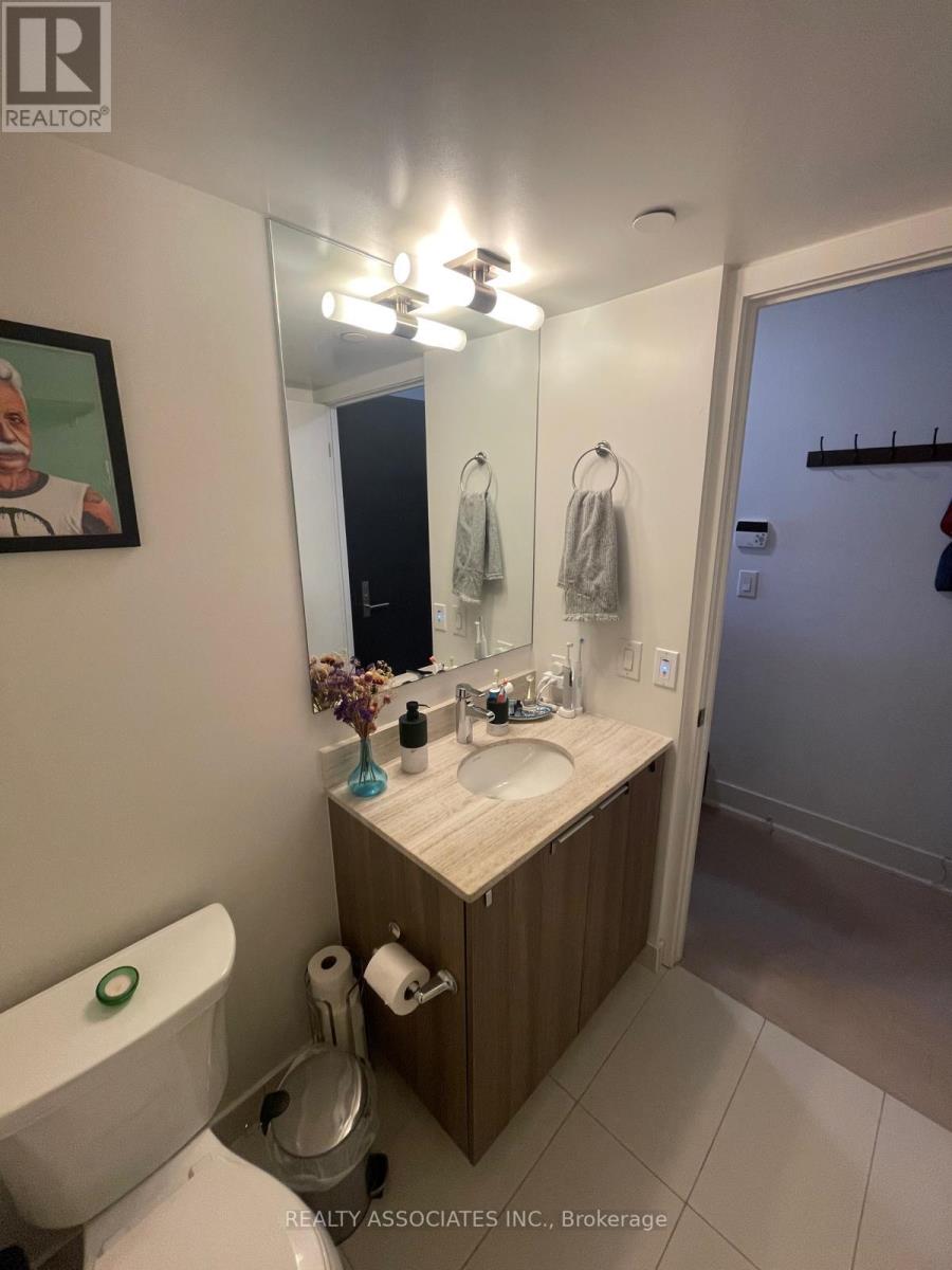 2416 - 955 Bay Street, Toronto, Ontario  M5S 2A2 - Photo 4 - C12462375