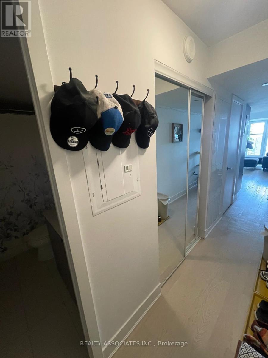 2416 - 955 Bay Street, Toronto, Ontario  M5S 2A2 - Photo 5 - C12462375