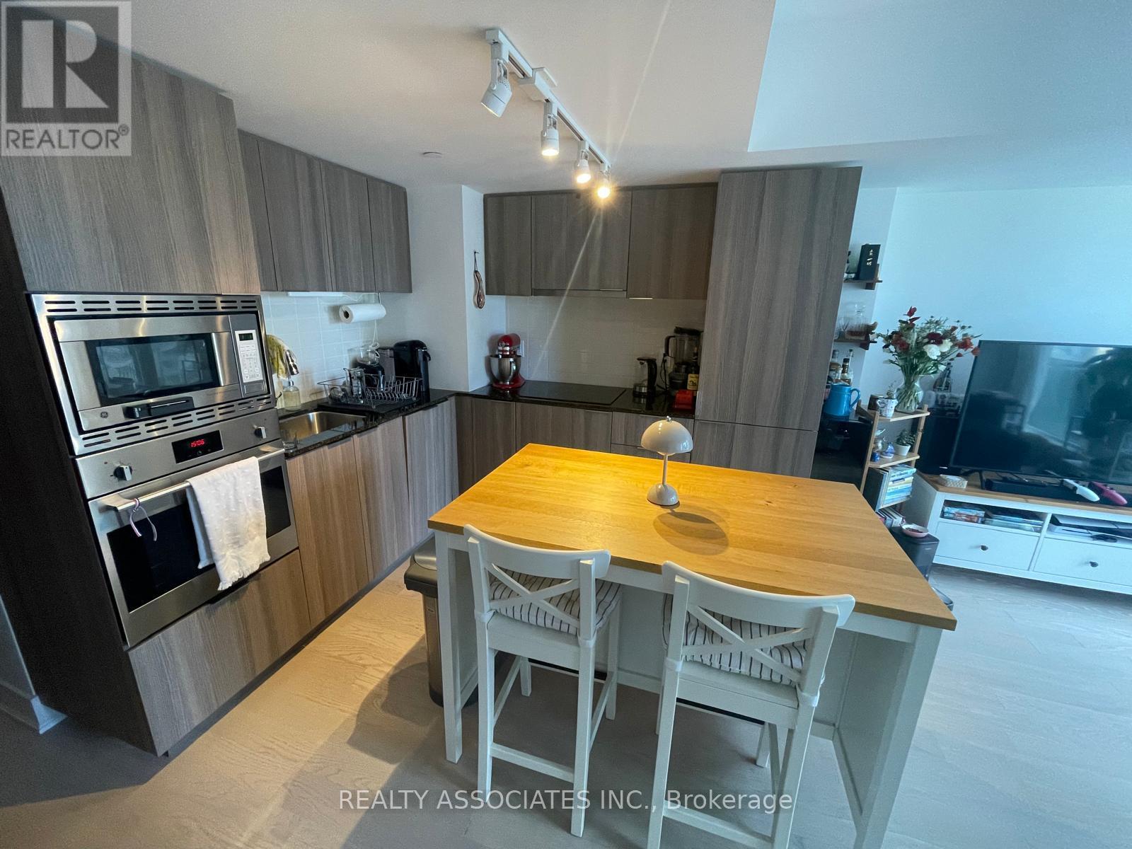 2416 - 955 Bay Street, Toronto, Ontario  M5S 2A2 - Photo 9 - C12462375