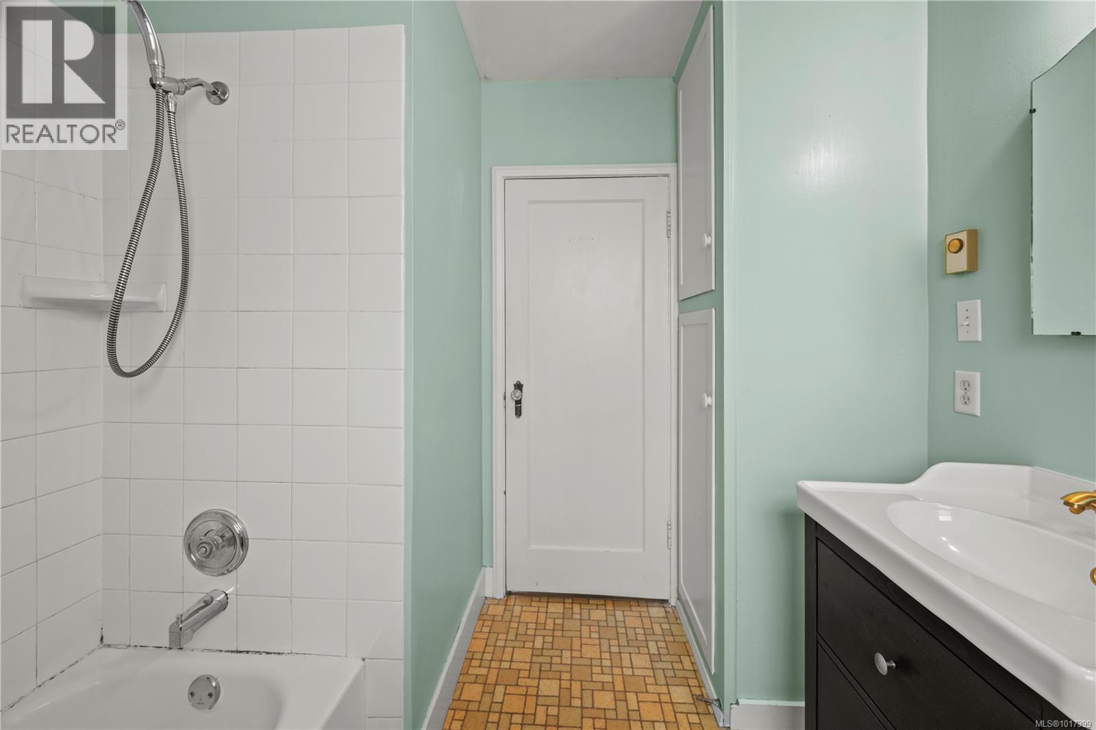 2571 Empire St, Victoria, British Columbia  V8T 3M5 - Photo 26 - 1017399