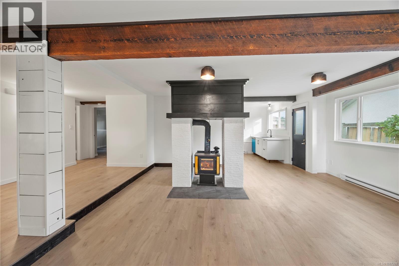 2571 Empire St, Victoria, British Columbia  V8T 3M5 - Photo 4 - 1017399