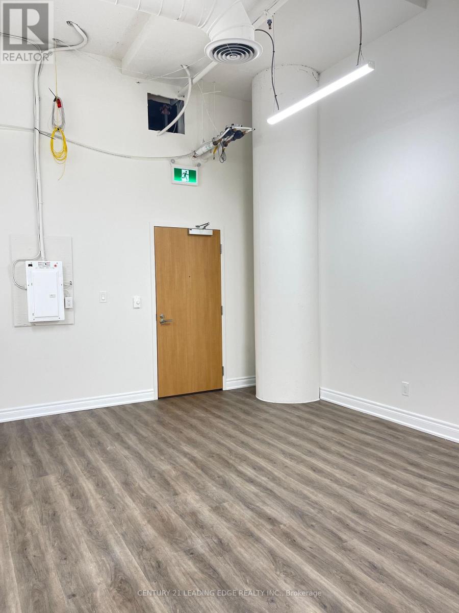 223 - 15 Wellesley Street W, Toronto, Ontario  M4Y 0G7 - Photo 4 - C12459942