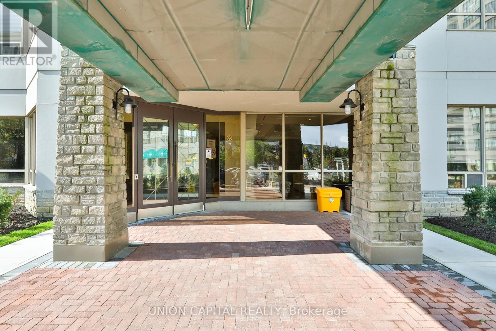 720 - 138 Bonis Avenue, Toronto, Ontario  M1T 3V9 - Photo 2 - E12462343