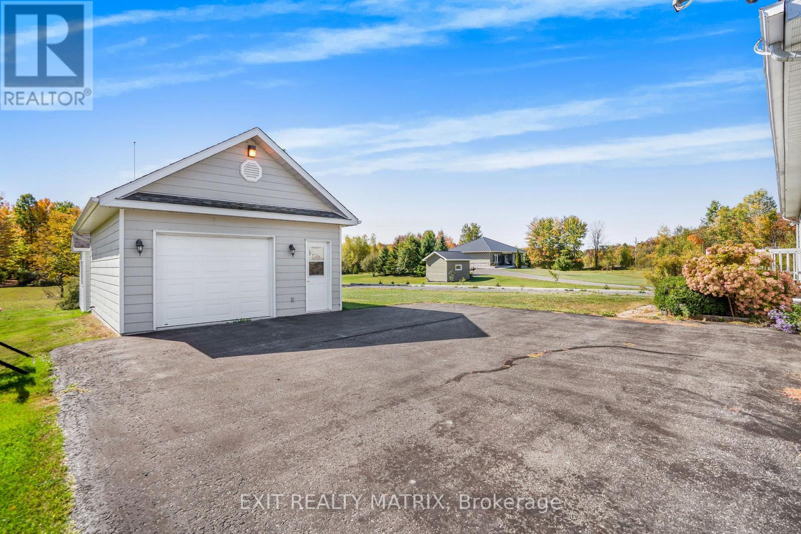 1582 Sandy Hill Road, Champlain, Ontario  K6A 2R2 - Photo 26 - X12462315