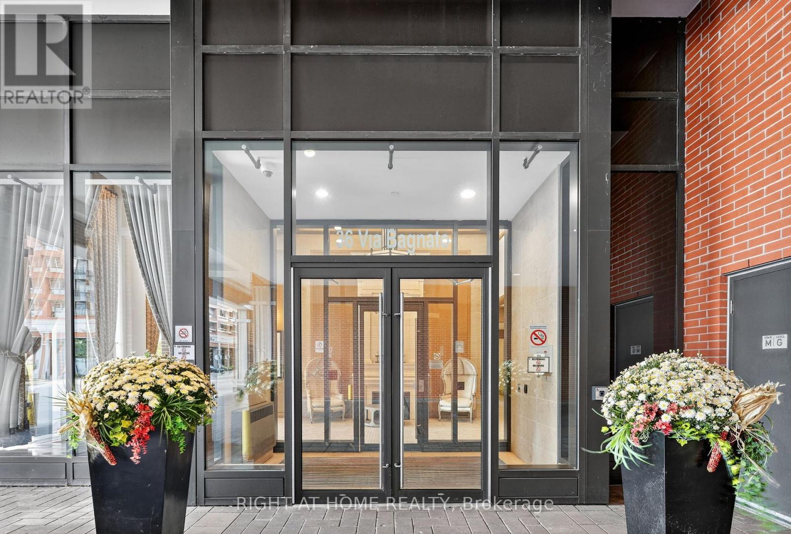 726 - 36 Via Bagnato Street, Toronto, Ontario  M6A 0B7 - Photo 31 - W12462042