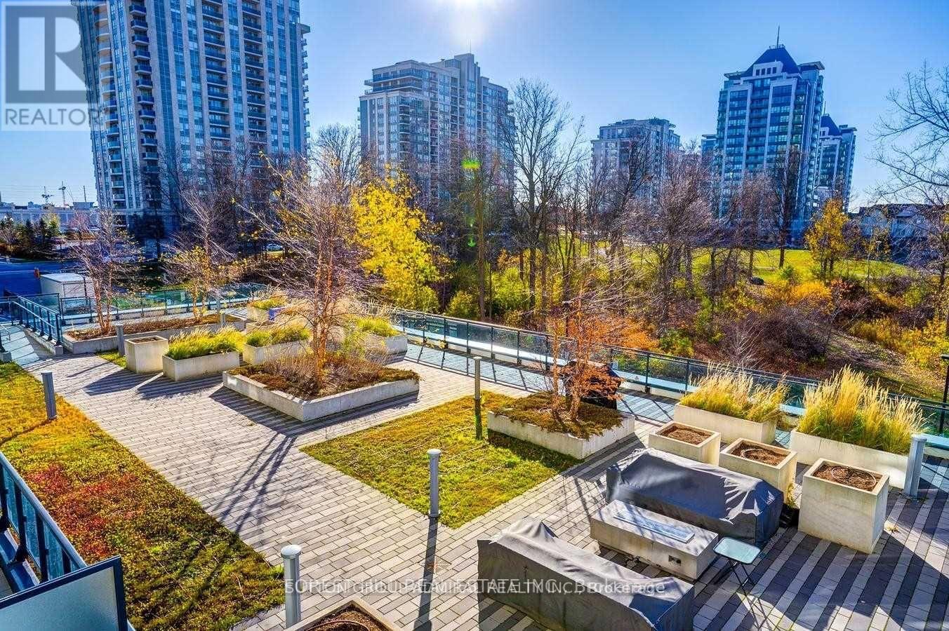 327 - 7900 Bathurst Street, Vaughan, Ontario  L4J 0J9 - Photo 3 - N12462308