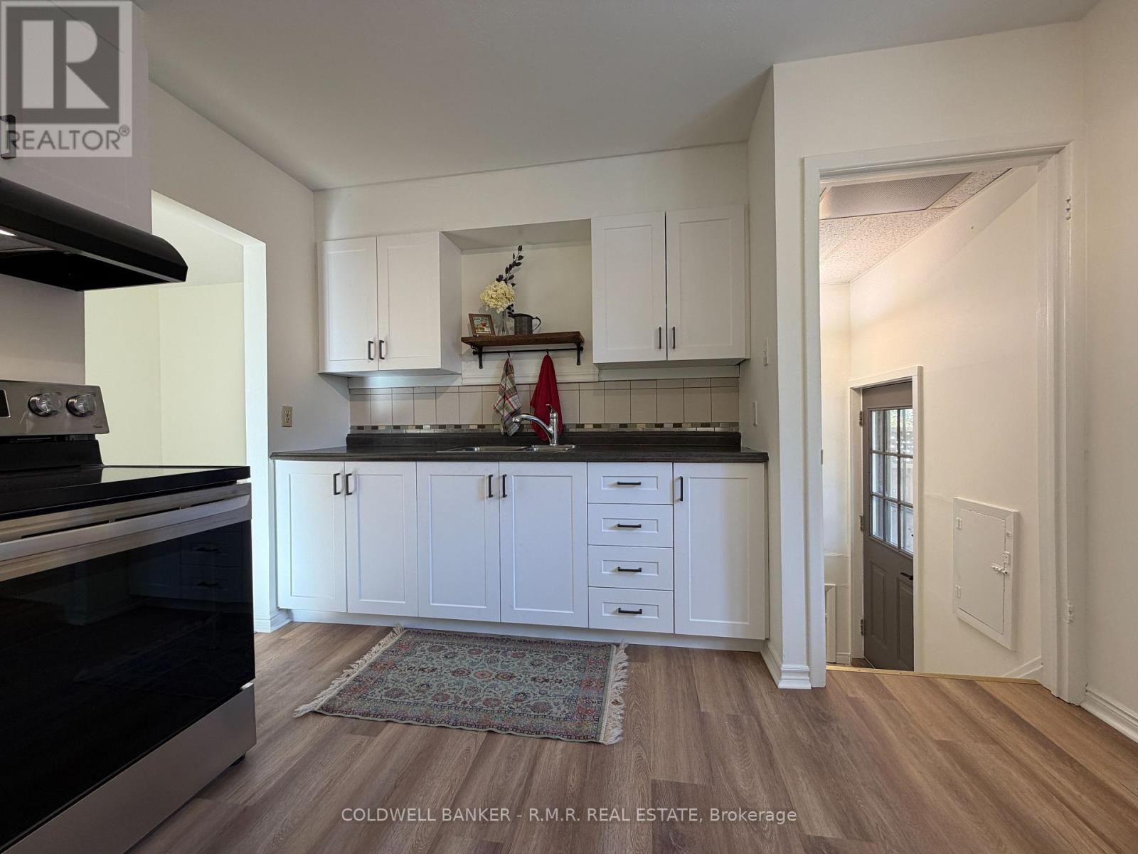 275 Silverbirch Drive, Newmarket, Ontario  L3Y 2Z6 - Photo 4 - N12462318