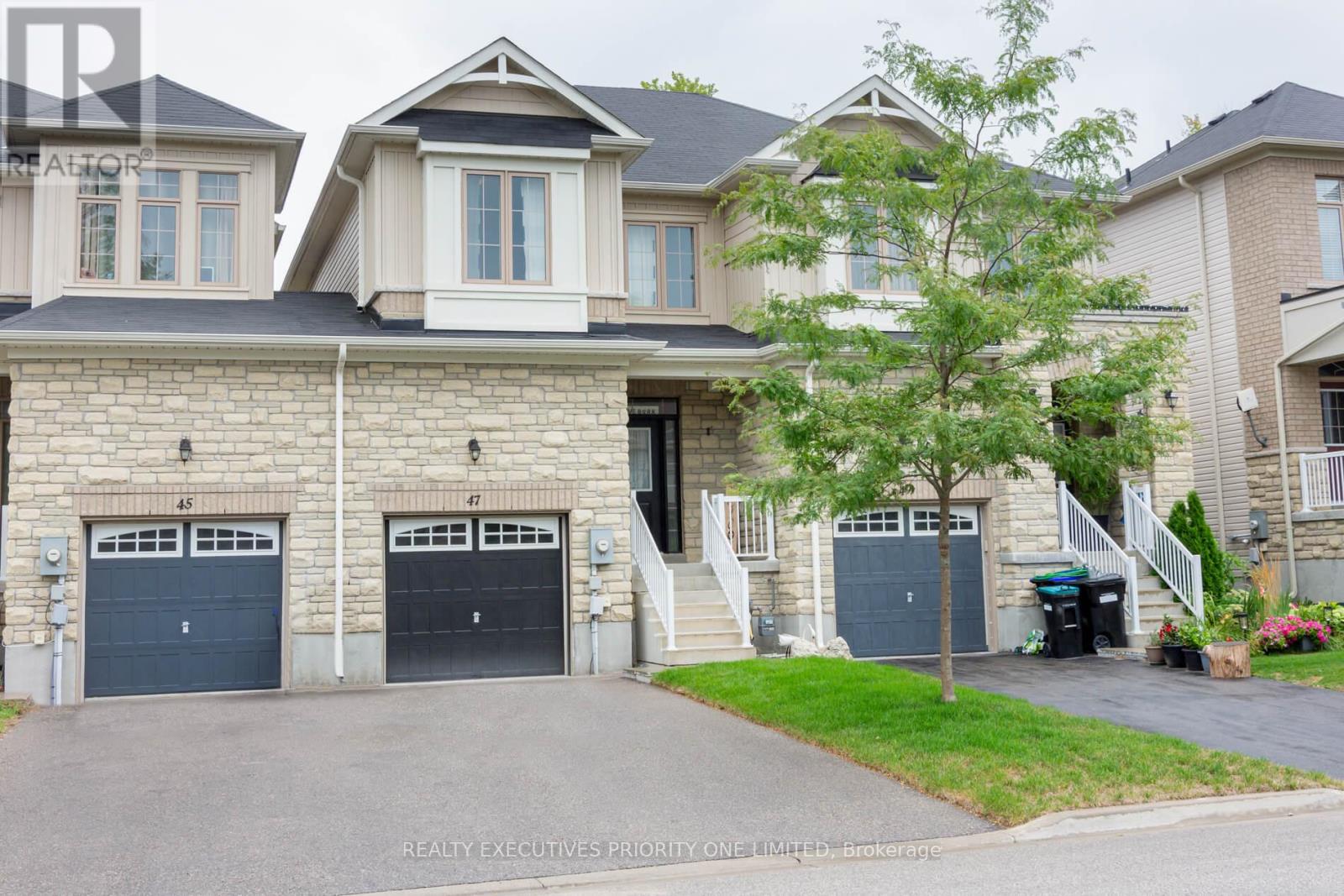 47 Greenwood Drive, Essa, Ontario  L0M 1B4 - Photo 1 - N12462325
