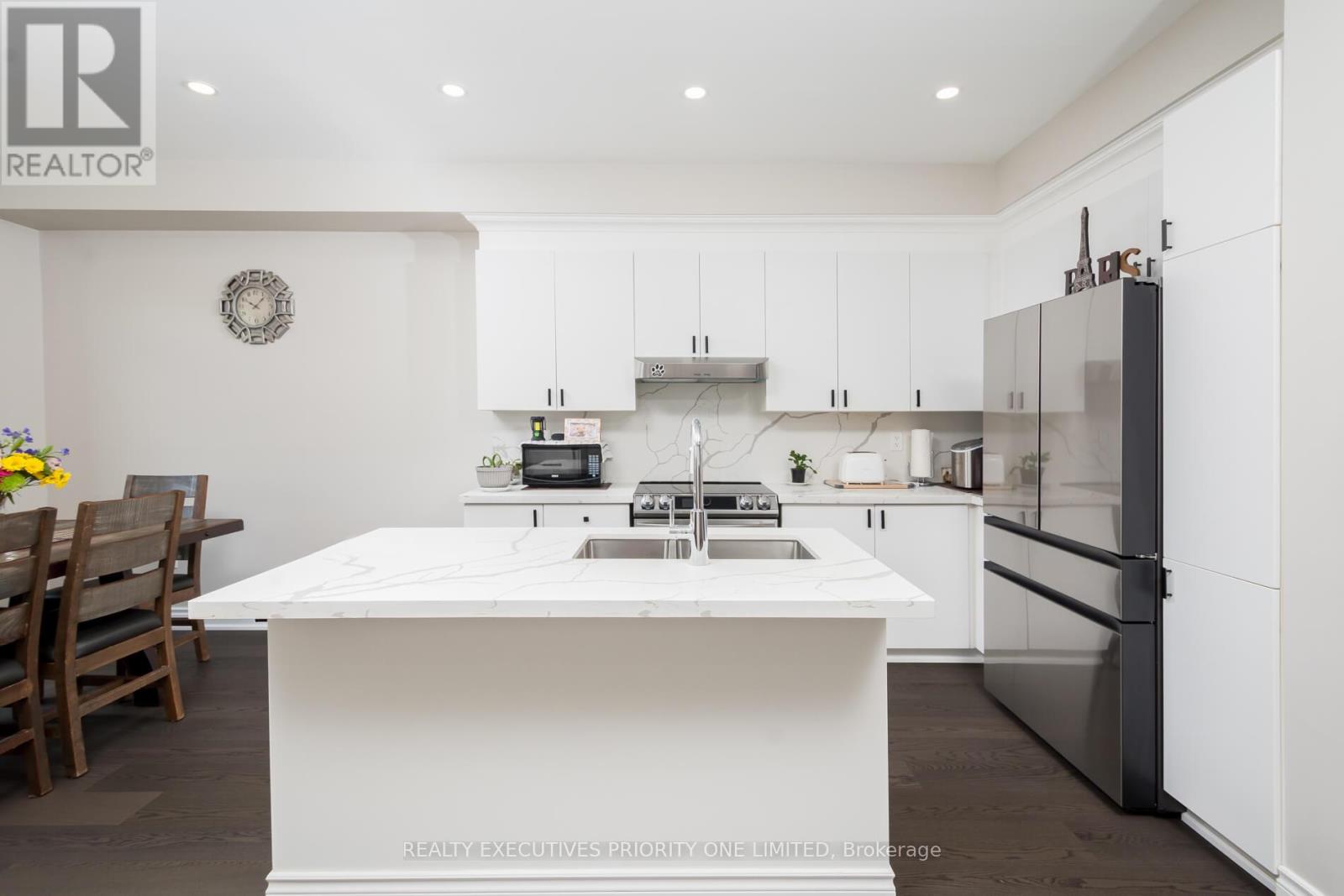 47 Greenwood Drive, Essa, Ontario  L0M 1B4 - Photo 13 - N12462325
