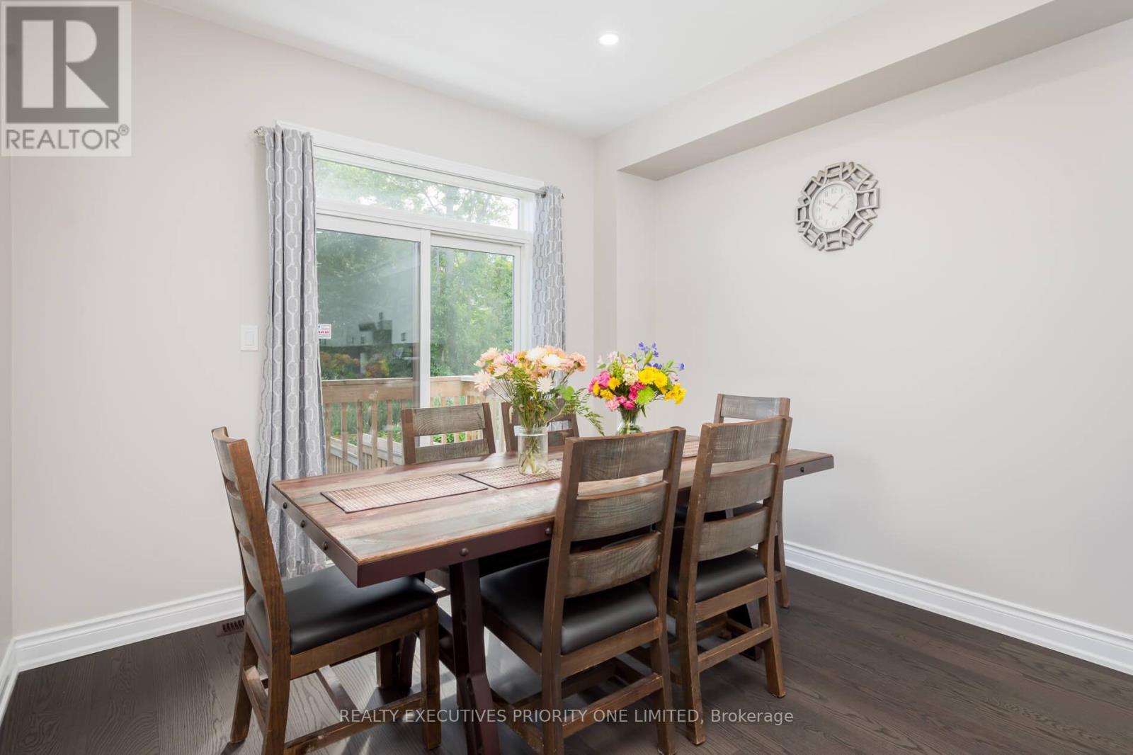 47 Greenwood Drive, Essa, Ontario  L0M 1B4 - Photo 14 - N12462325