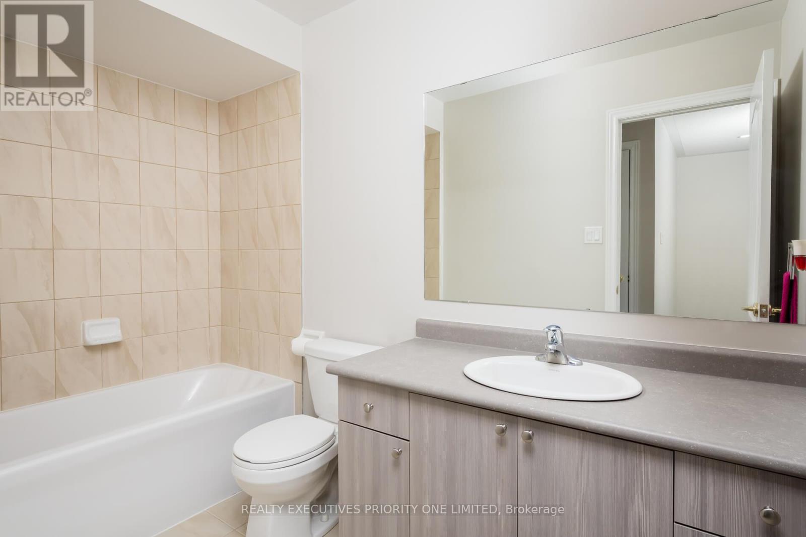47 Greenwood Drive, Essa, Ontario  L0M 1B4 - Photo 25 - N12462325