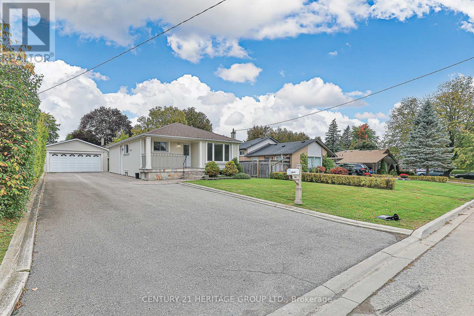 26 Knowles Crescent, Aurora, Ontario  L4G 1Z7 - Photo 2 - N12462326