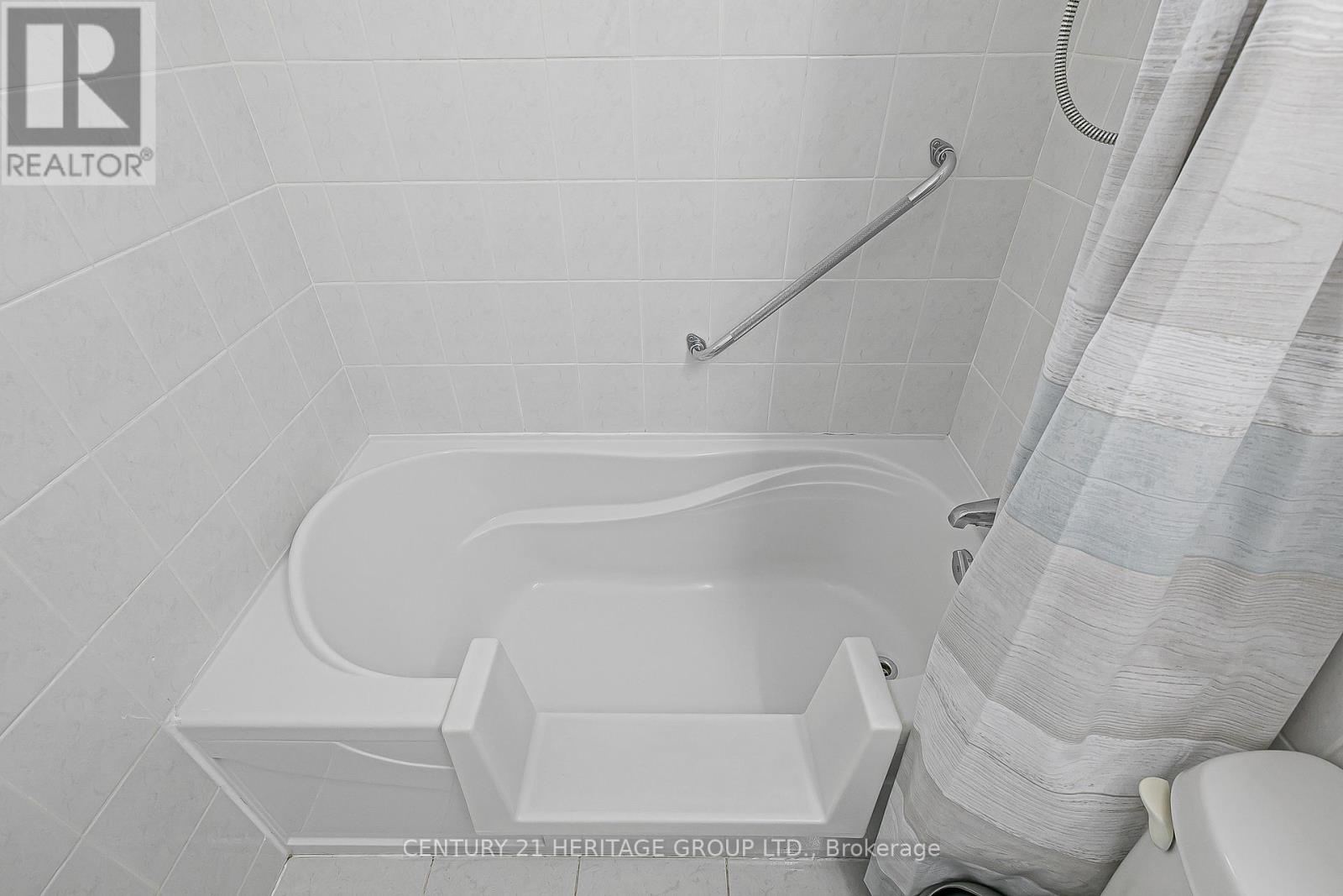 26 Knowles Crescent, Aurora, Ontario  L4G 1Z7 - Photo 23 - N12462326