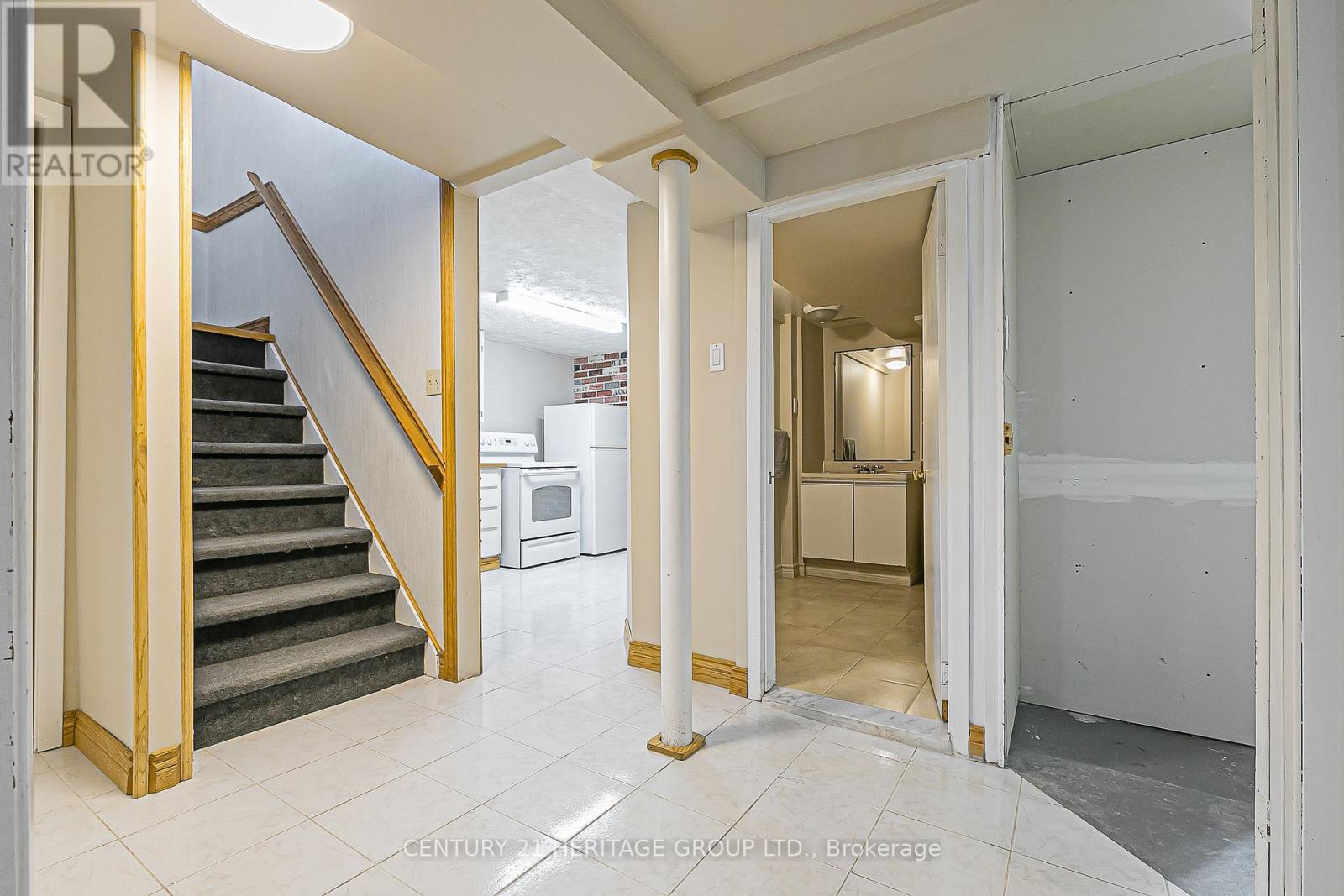 26 Knowles Crescent, Aurora, Ontario  L4G 1Z7 - Photo 26 - N12462326
