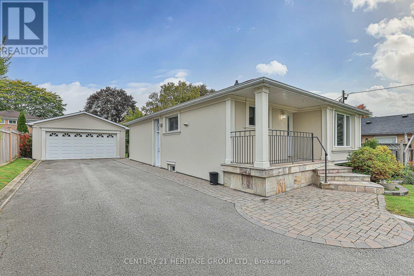 26 Knowles Crescent, Aurora, Ontario  L4G 1Z7 - Photo 3 - N12462326