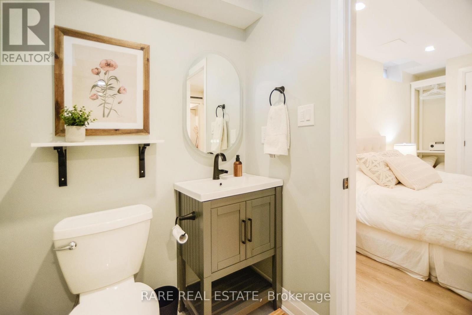 35 - 10 Porter Avenue W, Vaughan, Ontario  L4L 0H1 - Photo 32 - N12462337