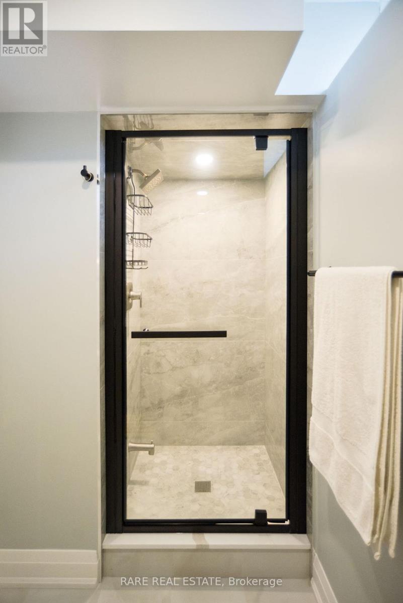 35 - 10 Porter Avenue W, Vaughan, Ontario  L4L 0H1 - Photo 33 - N12462337