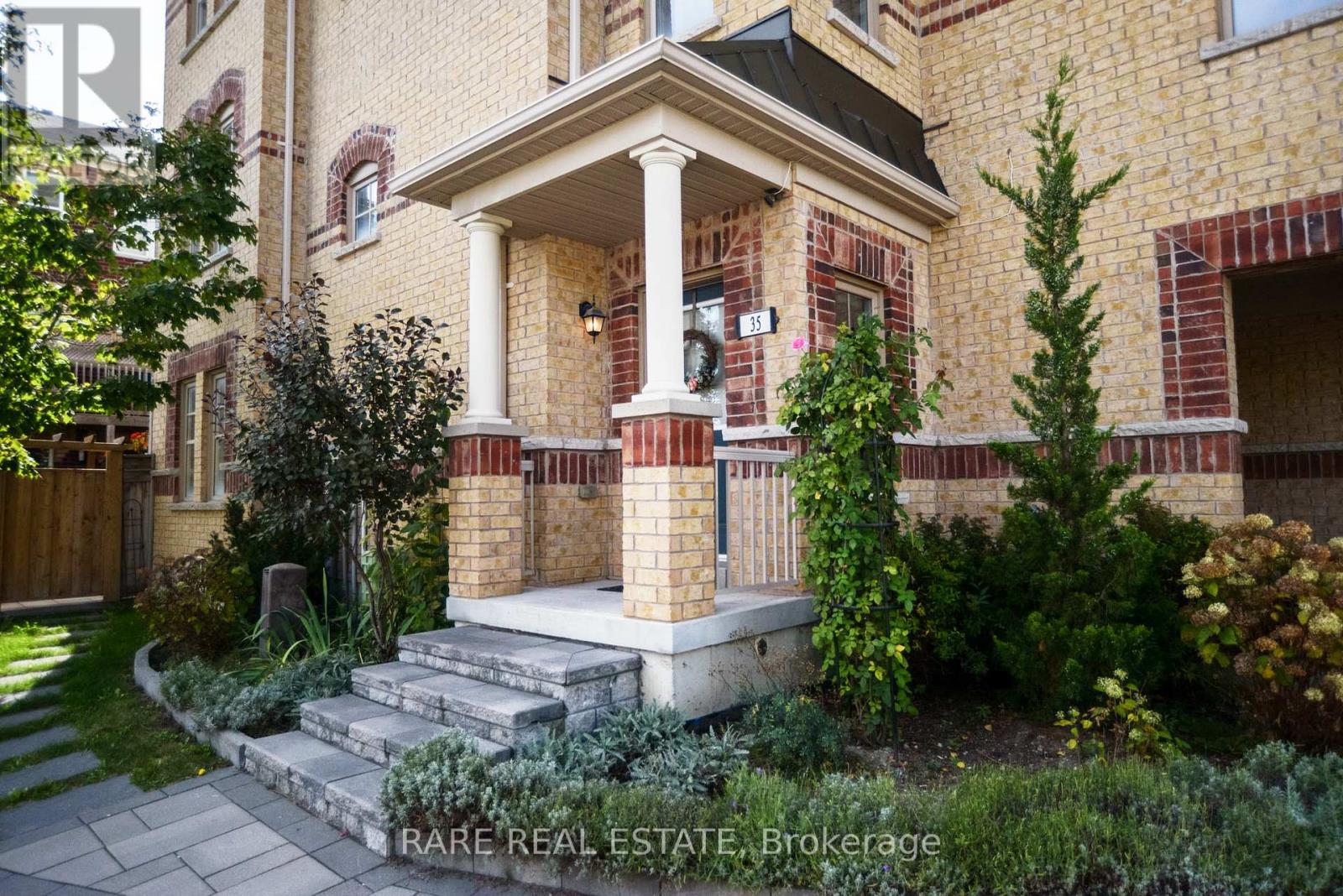 35 - 10 Porter Avenue W, Vaughan, Ontario  L4L 0H1 - Photo 4 - N12462337